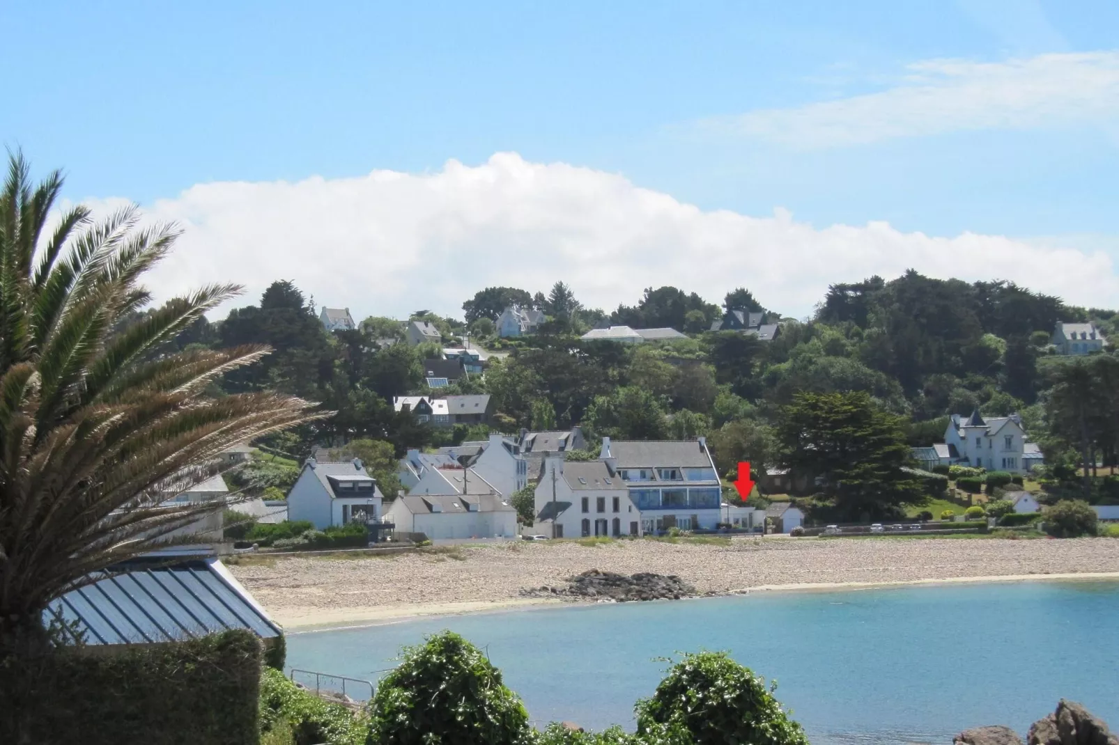 Apartment in top location with fantastic sea view Primel Plougasnou-Buitenkant zomer