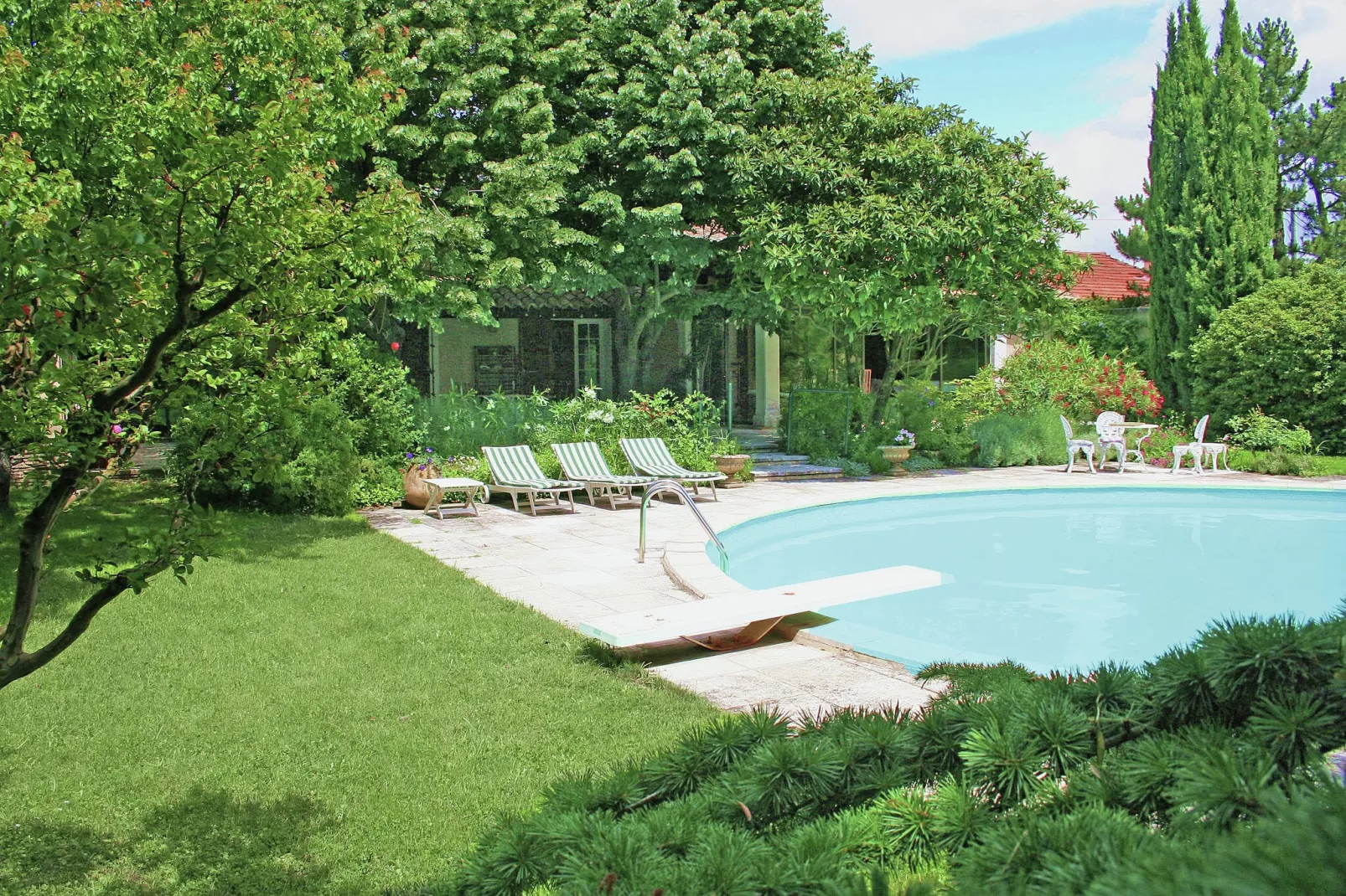 Maison de vacances - VILLENEUVE-LES-AVIGNON - Buitenkant zomer
