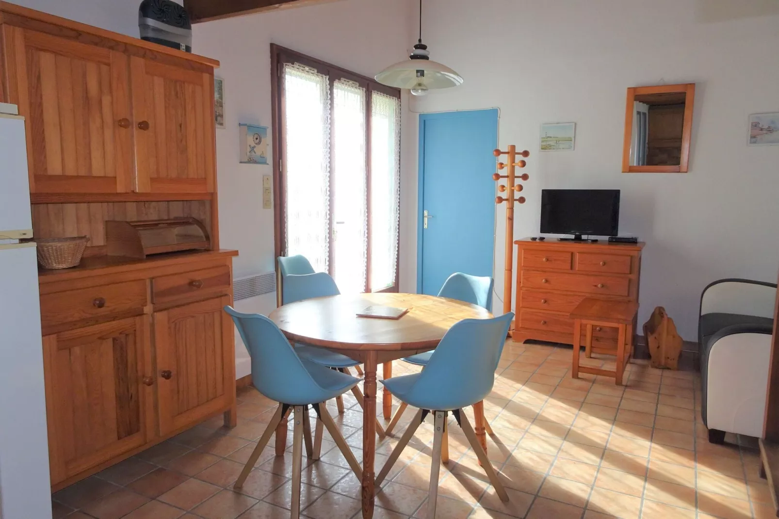 Holiday home St Denis-d'Oléron-Eetkamer