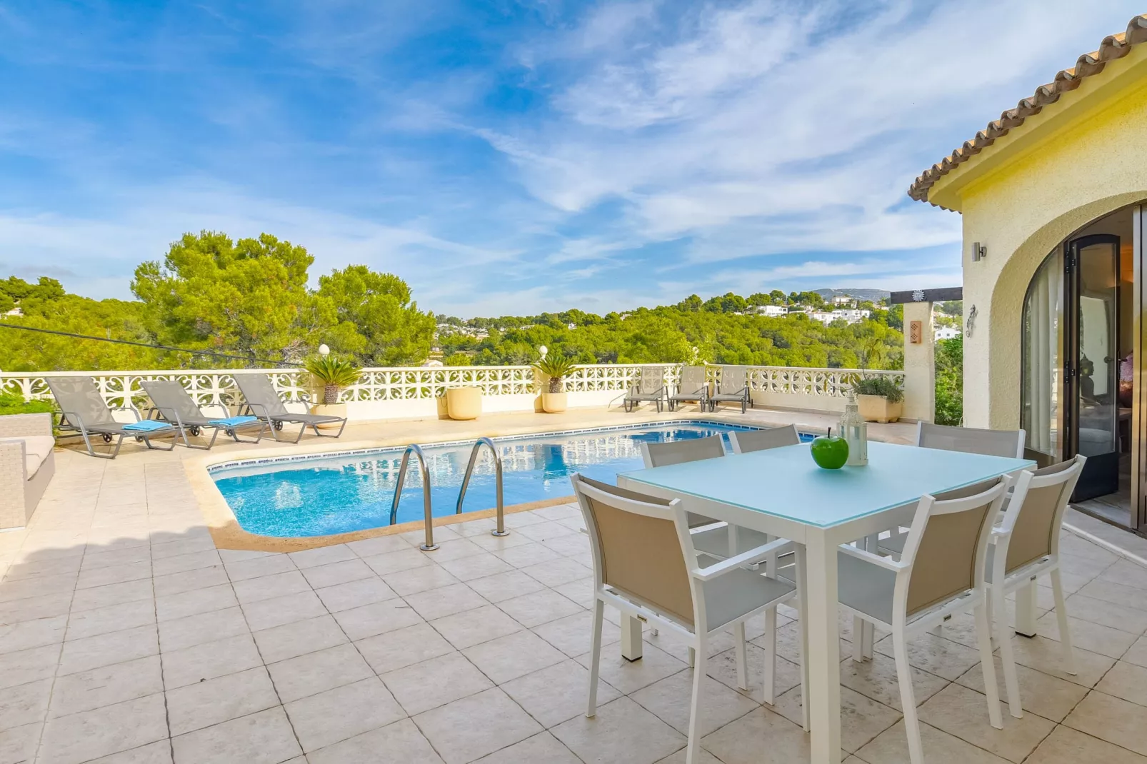 Villa Las Viñas	 - Uitzicht zomer