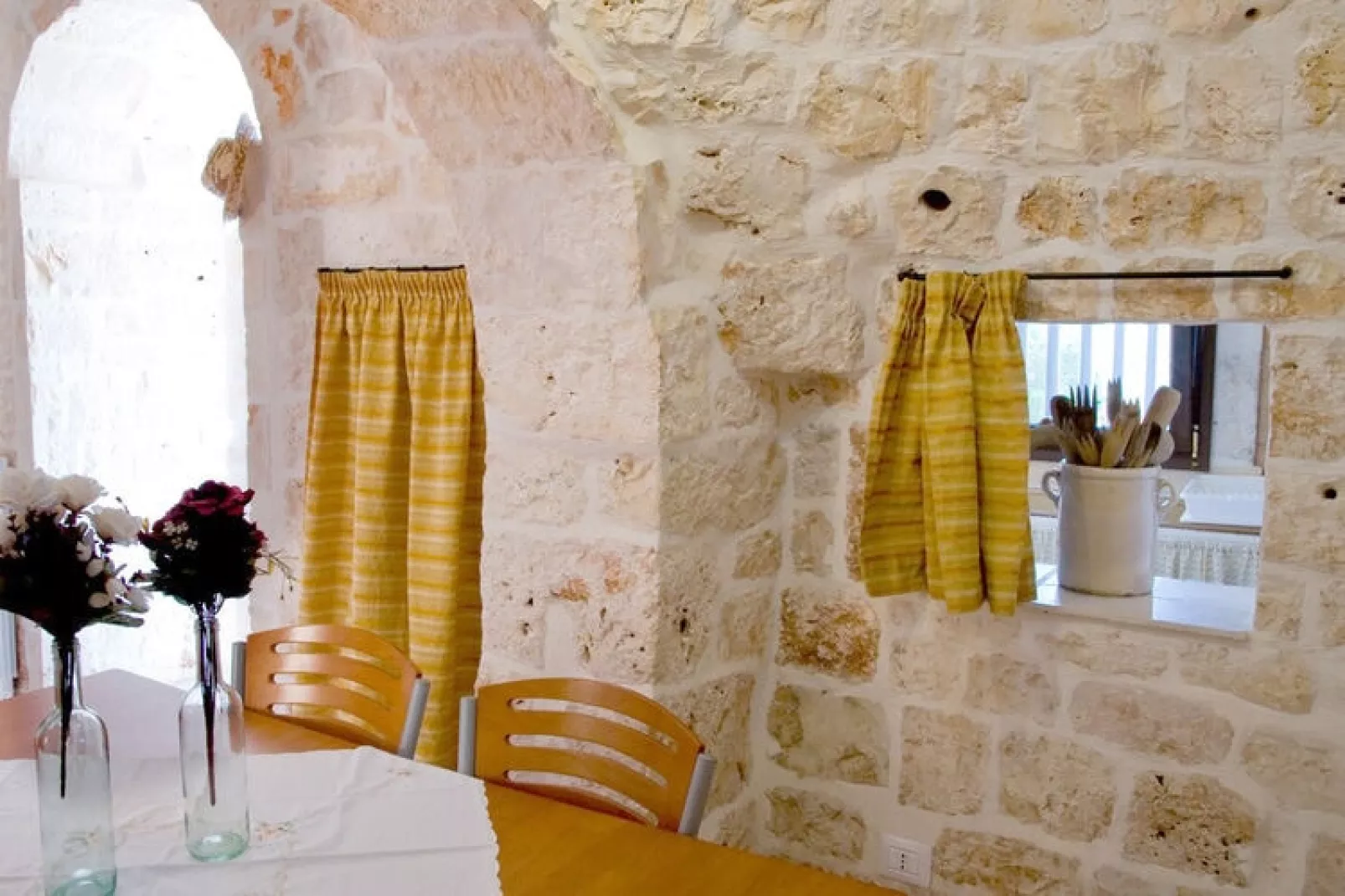 Trullo Filippo Ostuni-Eetkamer