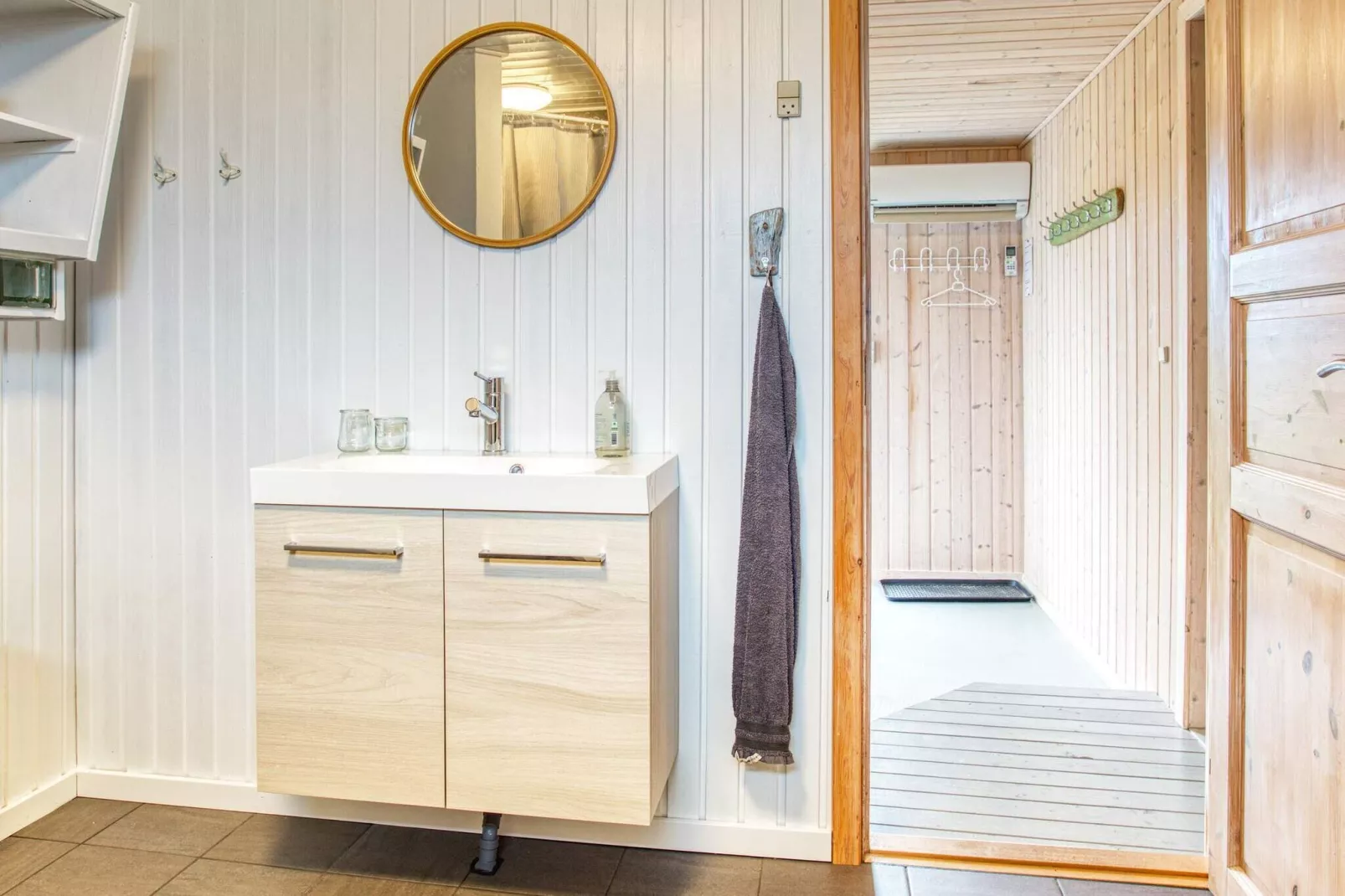 Gezellige Zeezijde Cottage-By Traum-Binnen