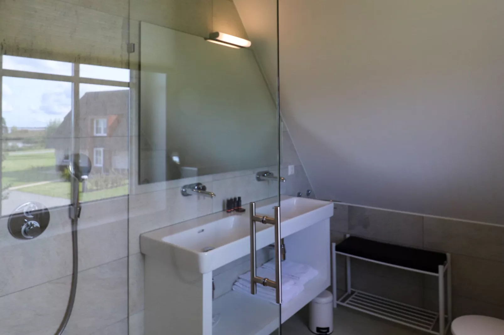 Friese Meren Villa's 12-Badkamer