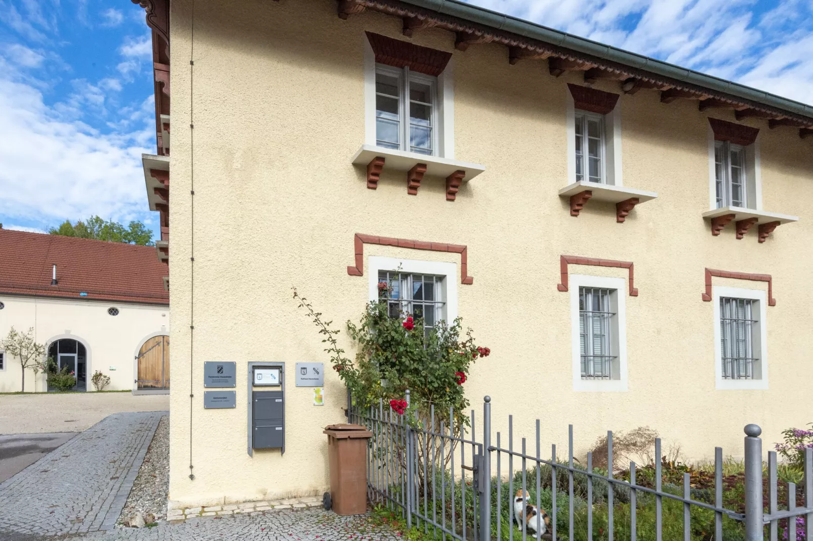 Ferienwohnung Haunsheim - rechts & links