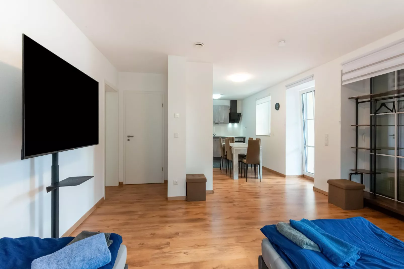 Ferienwohnung Haunsheim - rechts & links