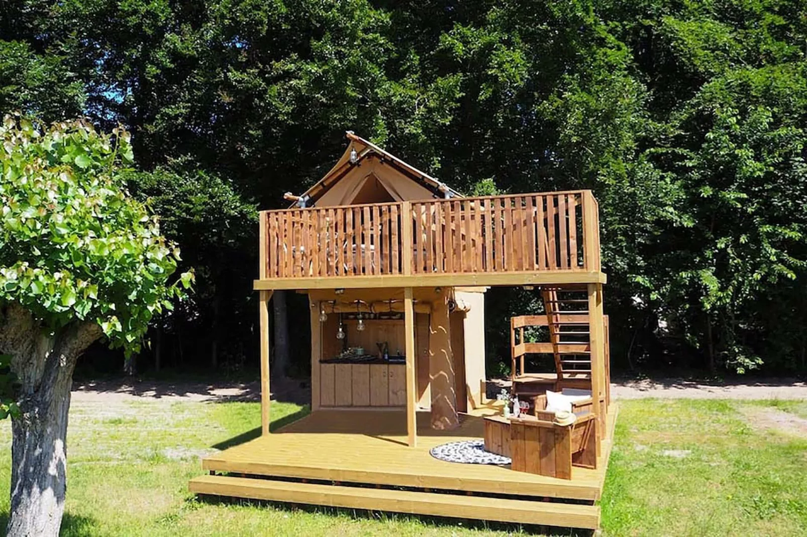 Glamping Resort Lauwersmeer 1-Buitenkant zomer