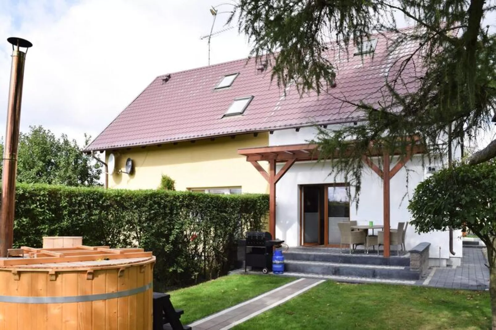 Holiday home Czestkowo 120 qm-Buitenkant zomer