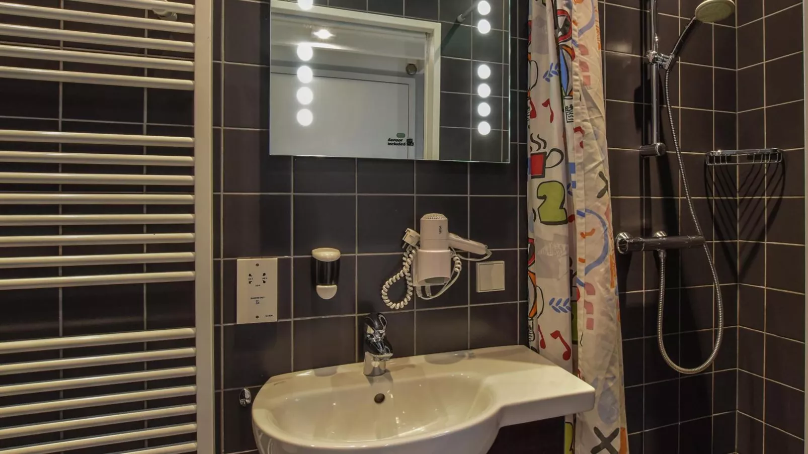 Uilenpad 11-13-Badkamer