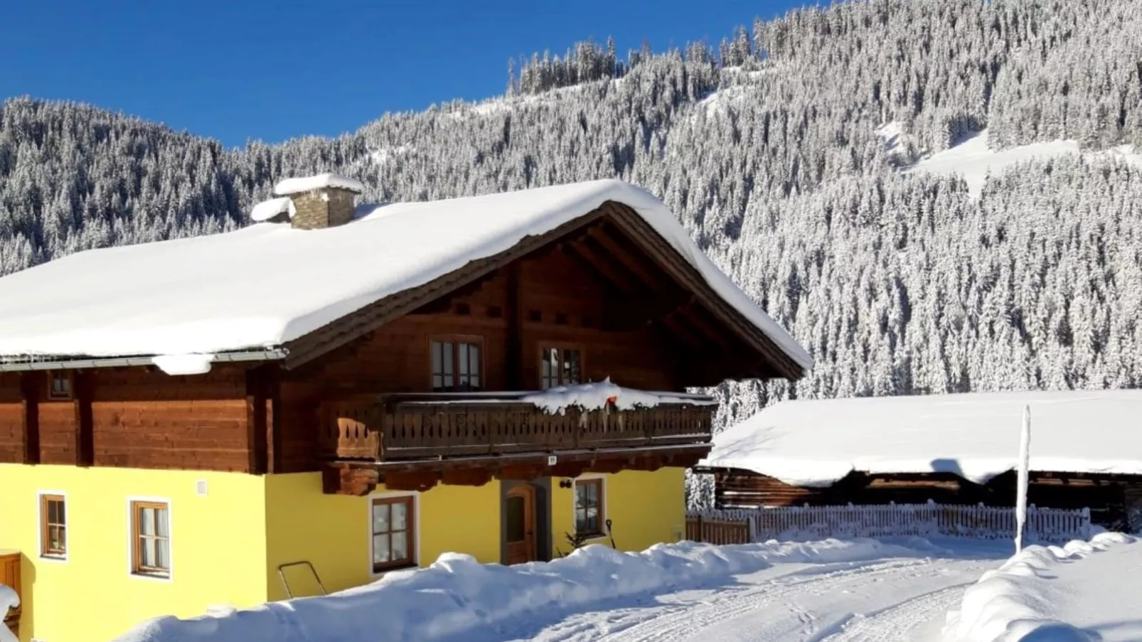 Haus Durchegg OG-Exterieur winter