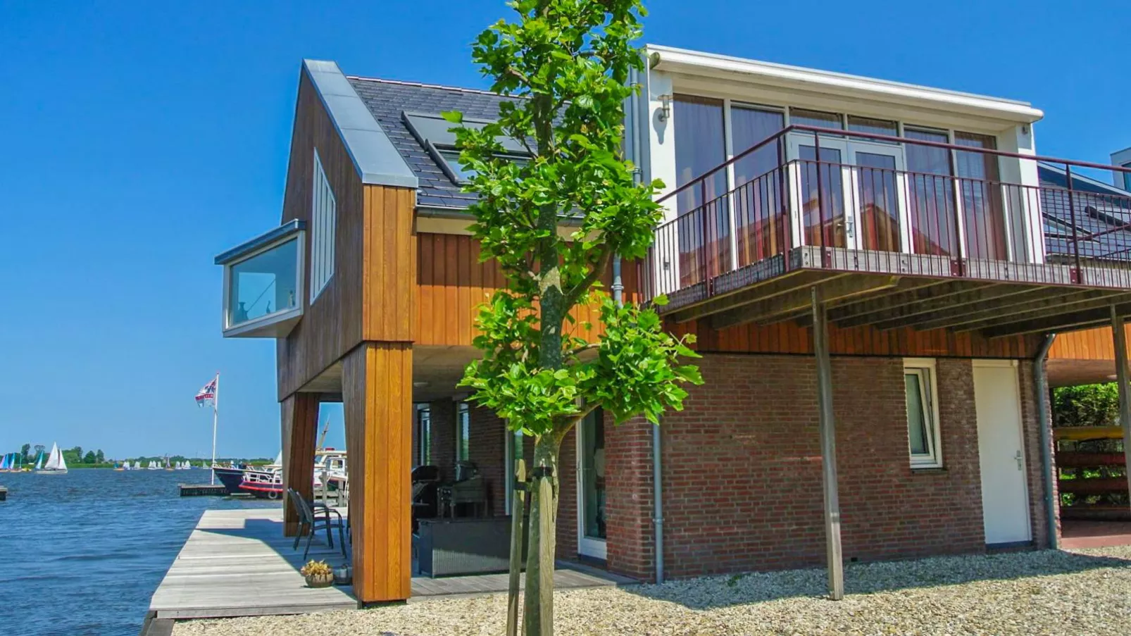Penthouse-Buitenkant zomer