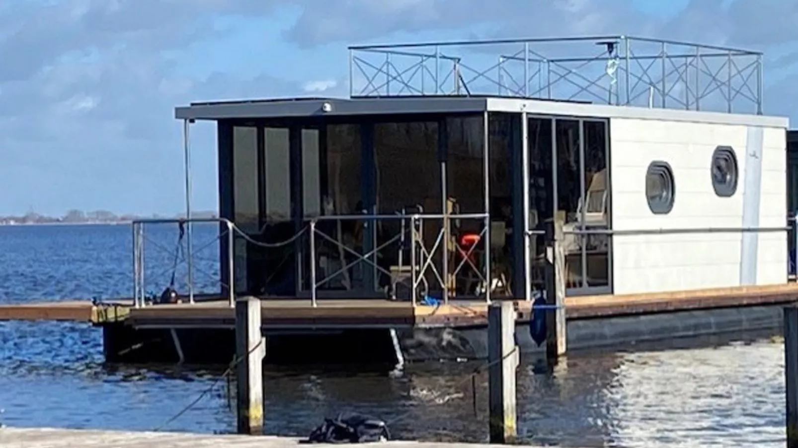 Tiny Houseboat De Woudaap - I-Buitenkant zomer