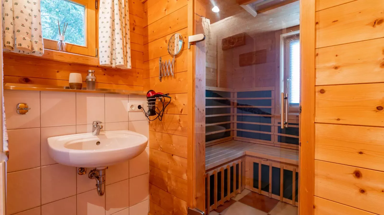 Emely-Sauna