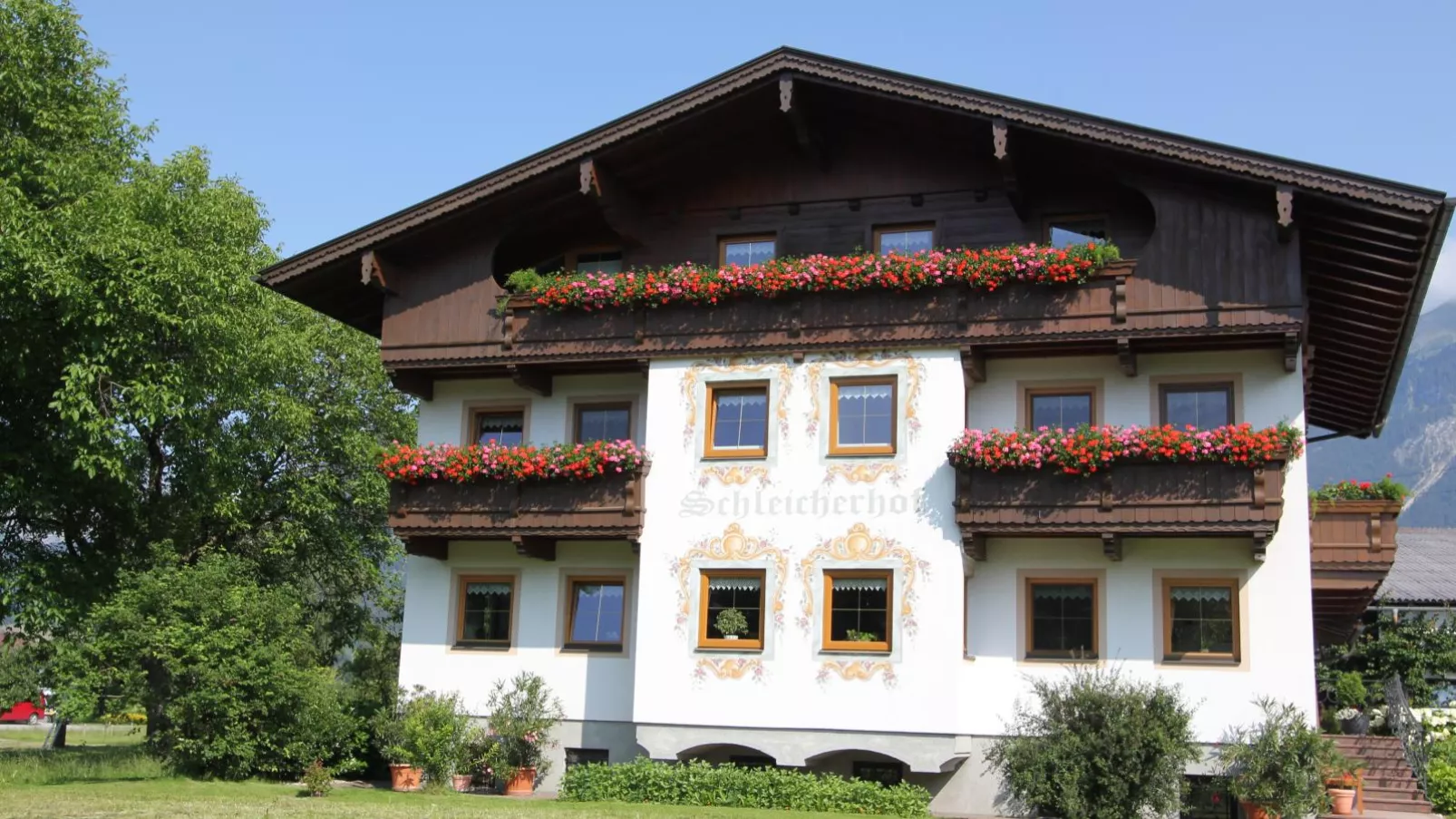 Schleicherhof V-Buitenkant zomer