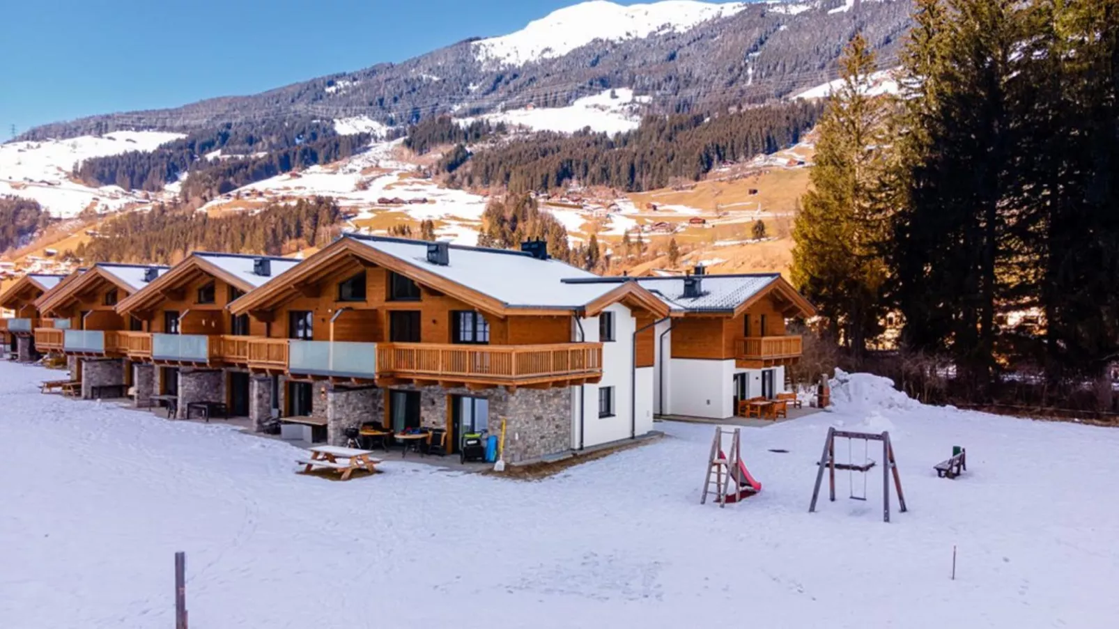 Felsener Wald-Exterieur winter