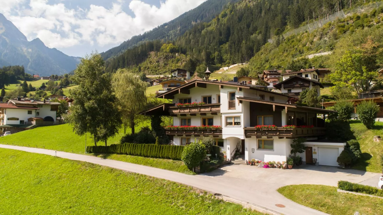 Ferienhaus Oblasser I-Buitenkant zomer