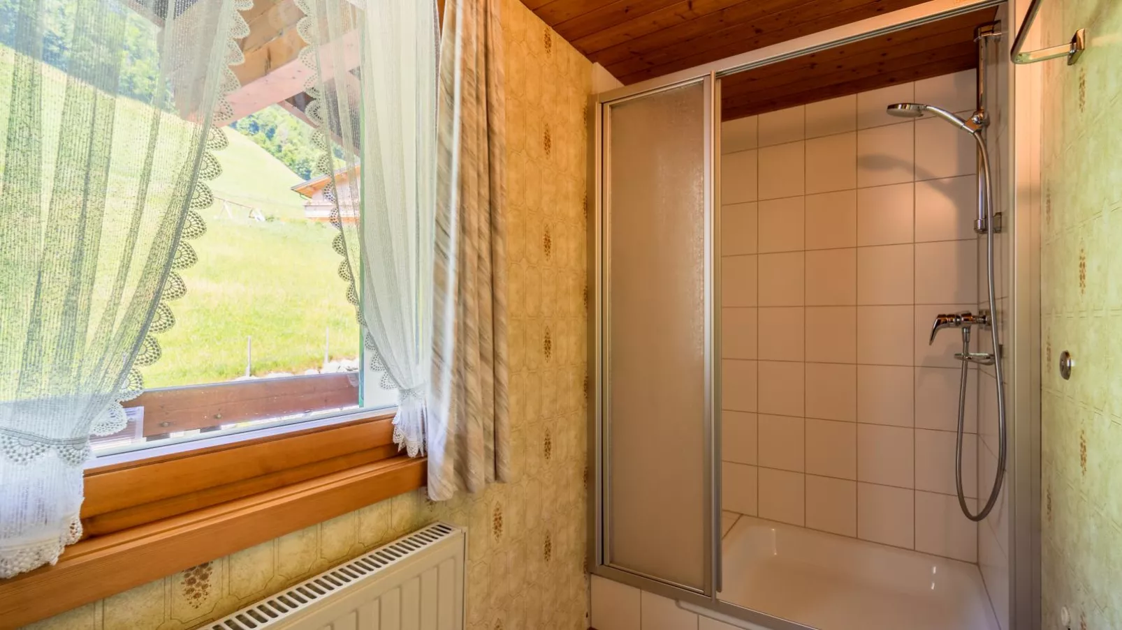 Ferienhaus Türtscher 2-Badkamer