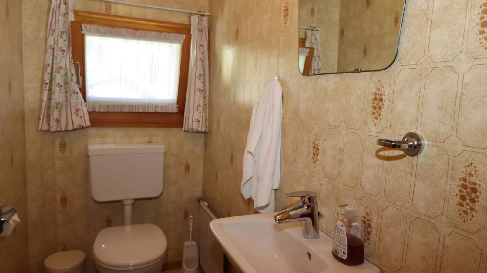 Ferienhaus Türtscher 2-Badkamer