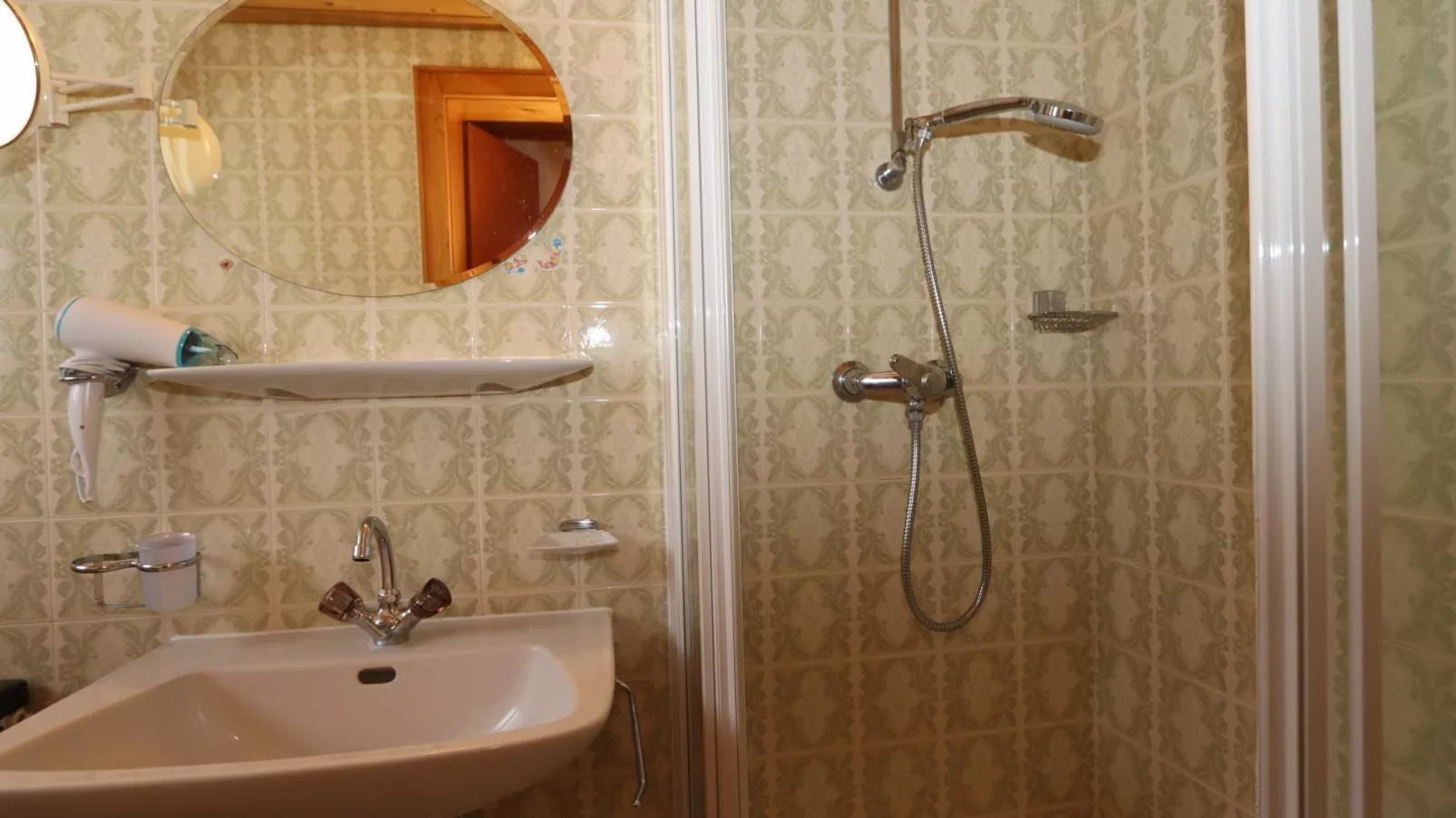 Enzianhof-Badkamer
