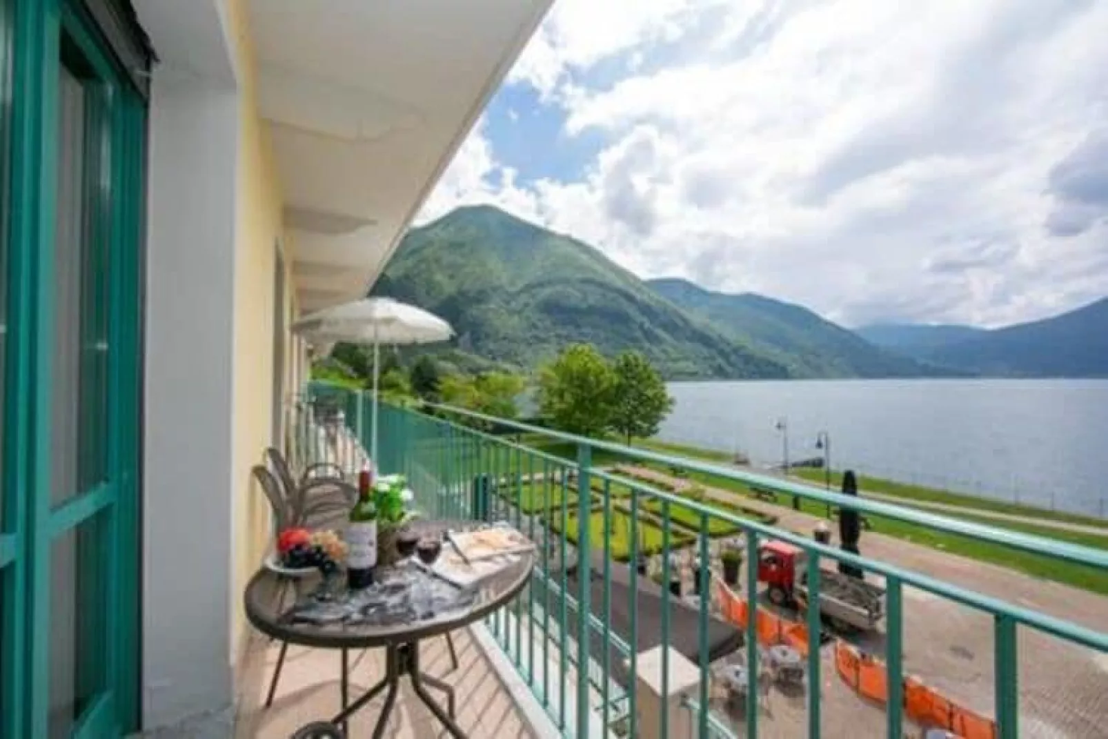 Residence Porto Letizia Porlezza - Palace 1-room 4 pax Lake View Deluxe P1LD4 8206-Terrasbalkon