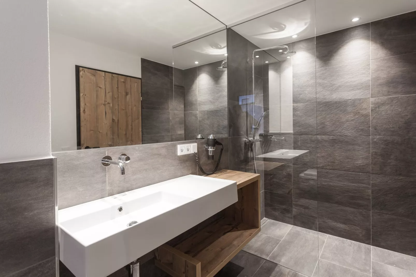 Luxurious Montafon Chalet S 2-Badkamer