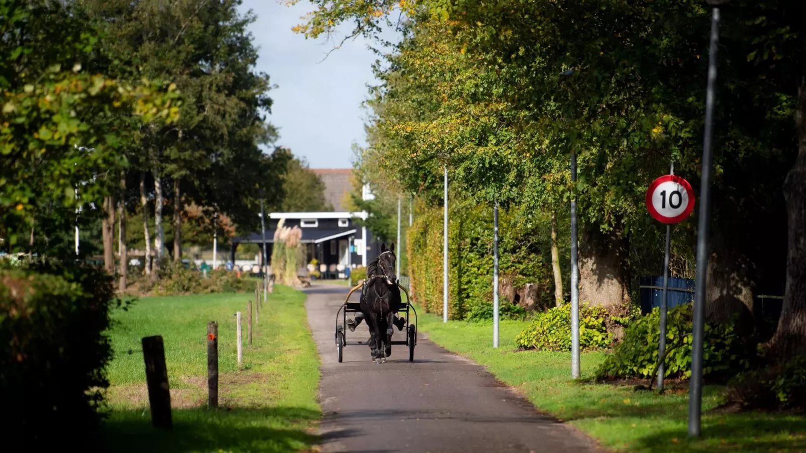 Onderduikershol-Parkfaciliteiten