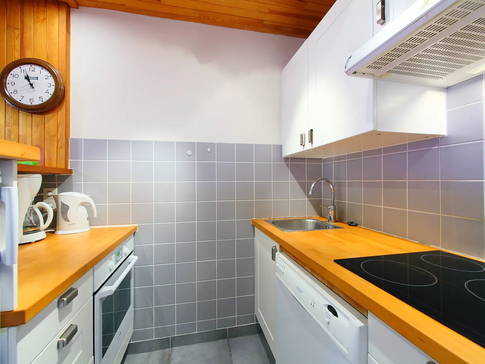 Le 2100 A et B (Lavachet)-Binnen