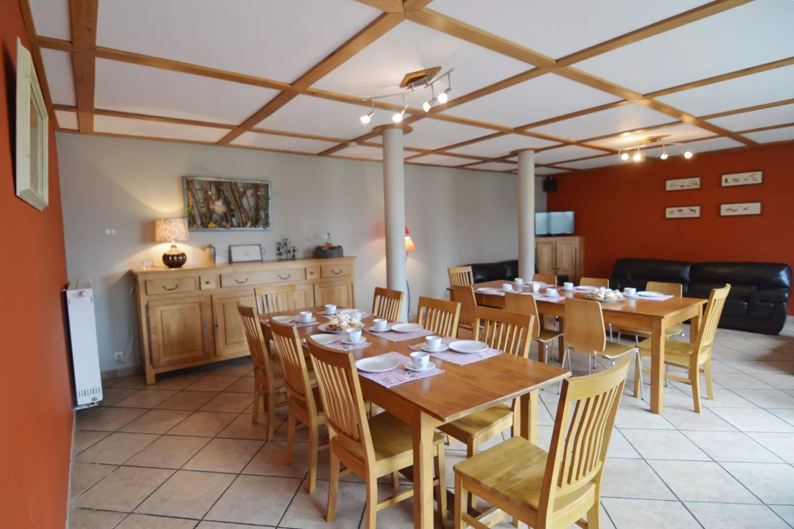 Au Quawet Chene-Eetkamer