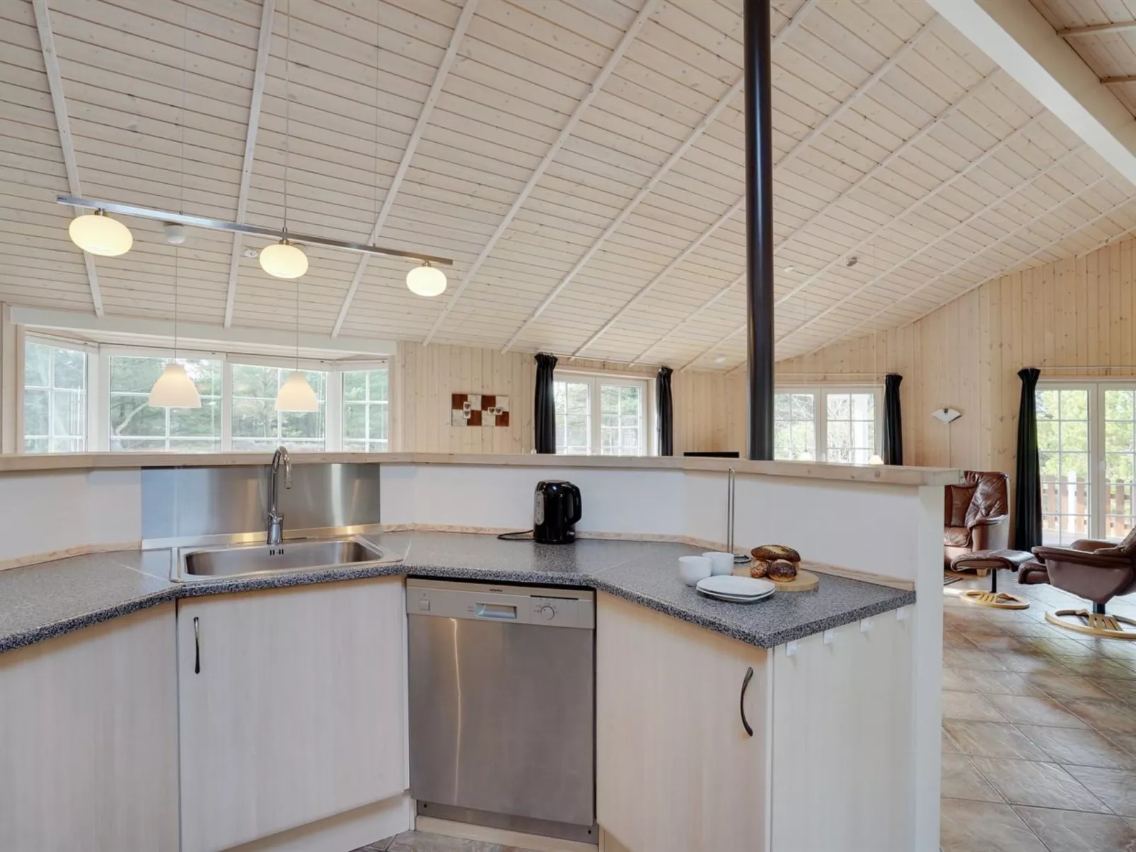 "Orpah" - 2.5km from the sea-Binnen