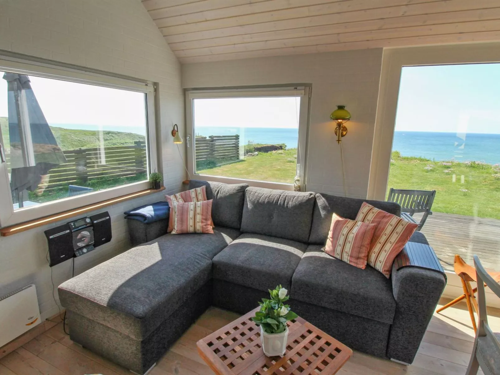 "Trifun" - 50m from the sea-Binnen