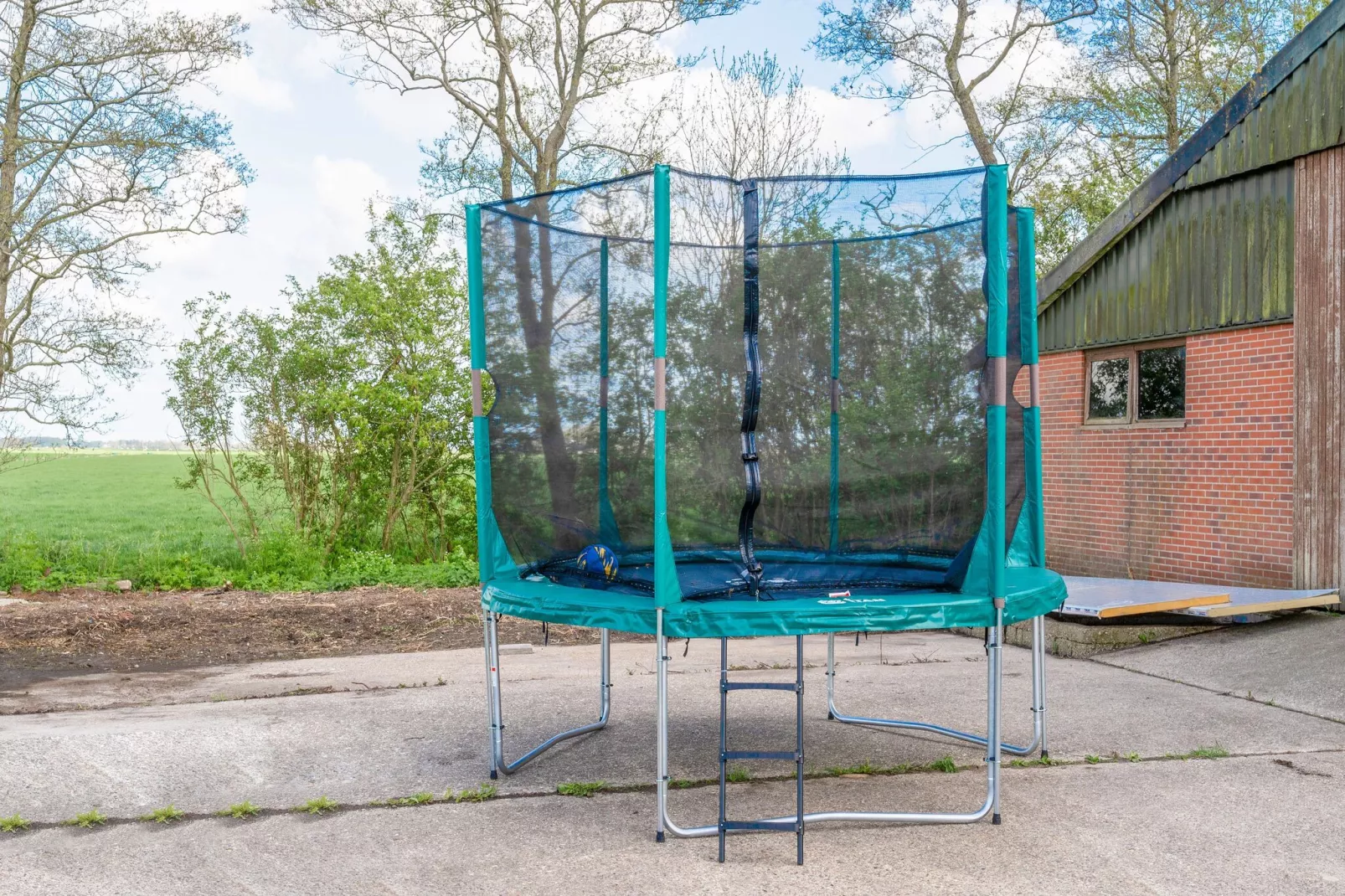 Gezellige Boerderij met chalet in Friesland