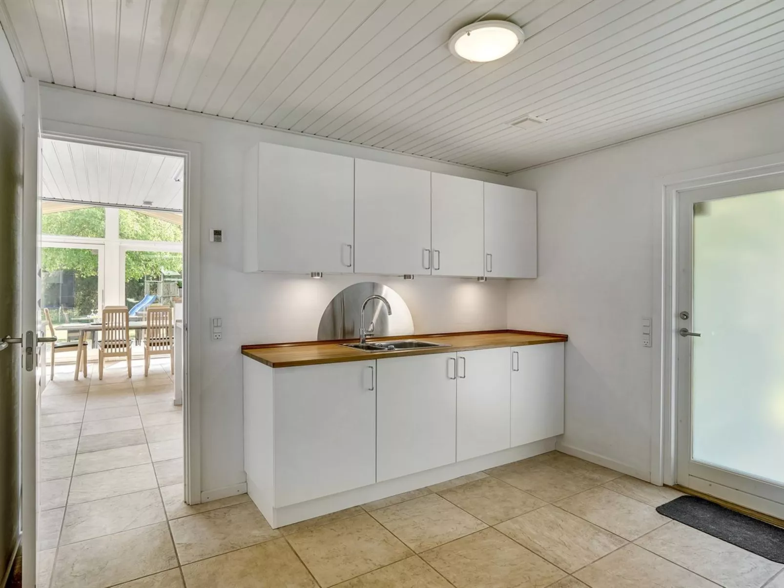 "Vieno" - 2.6km from the sea-Binnen