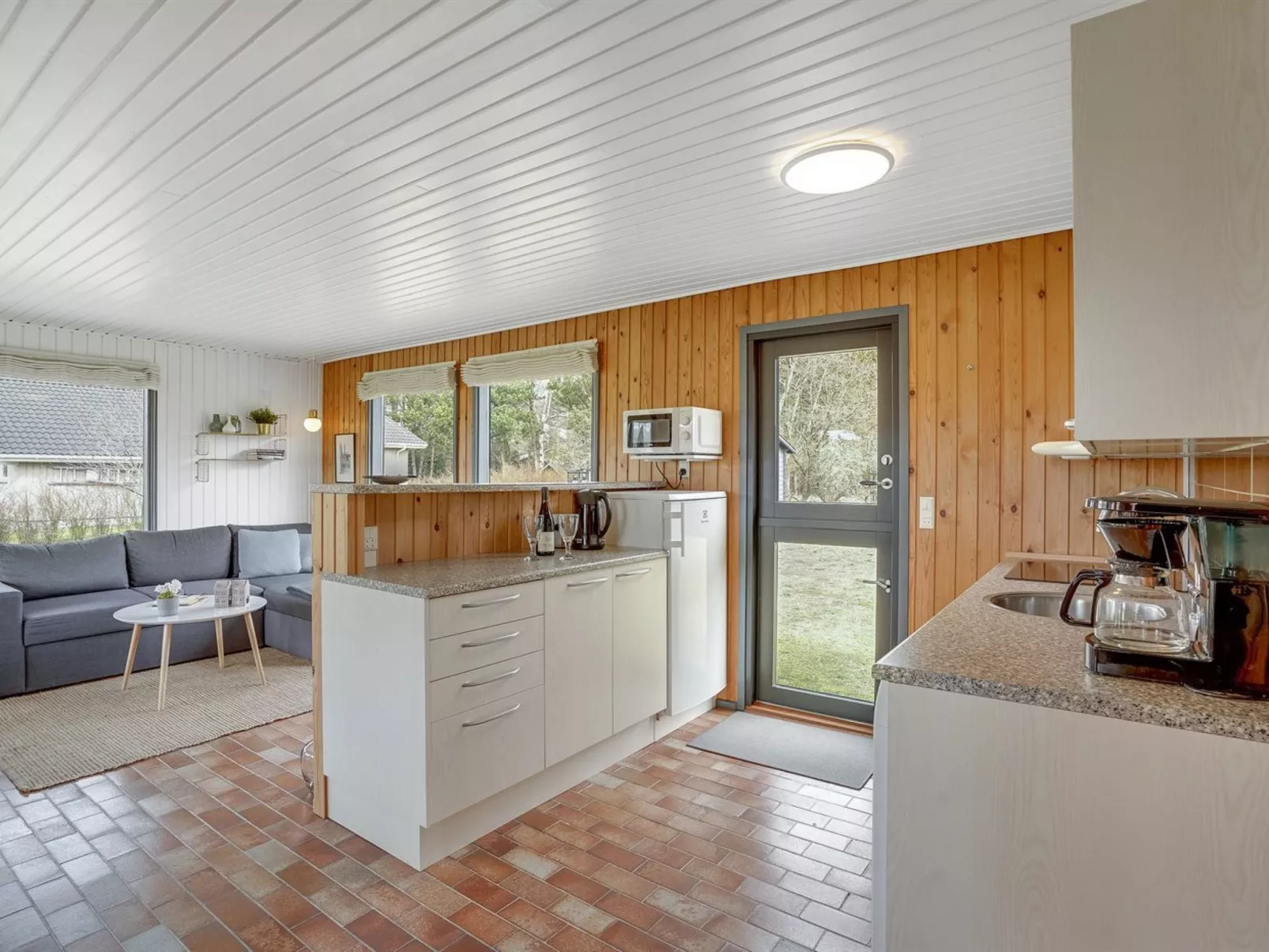 "Lars" - 250m from the sea-Binnen