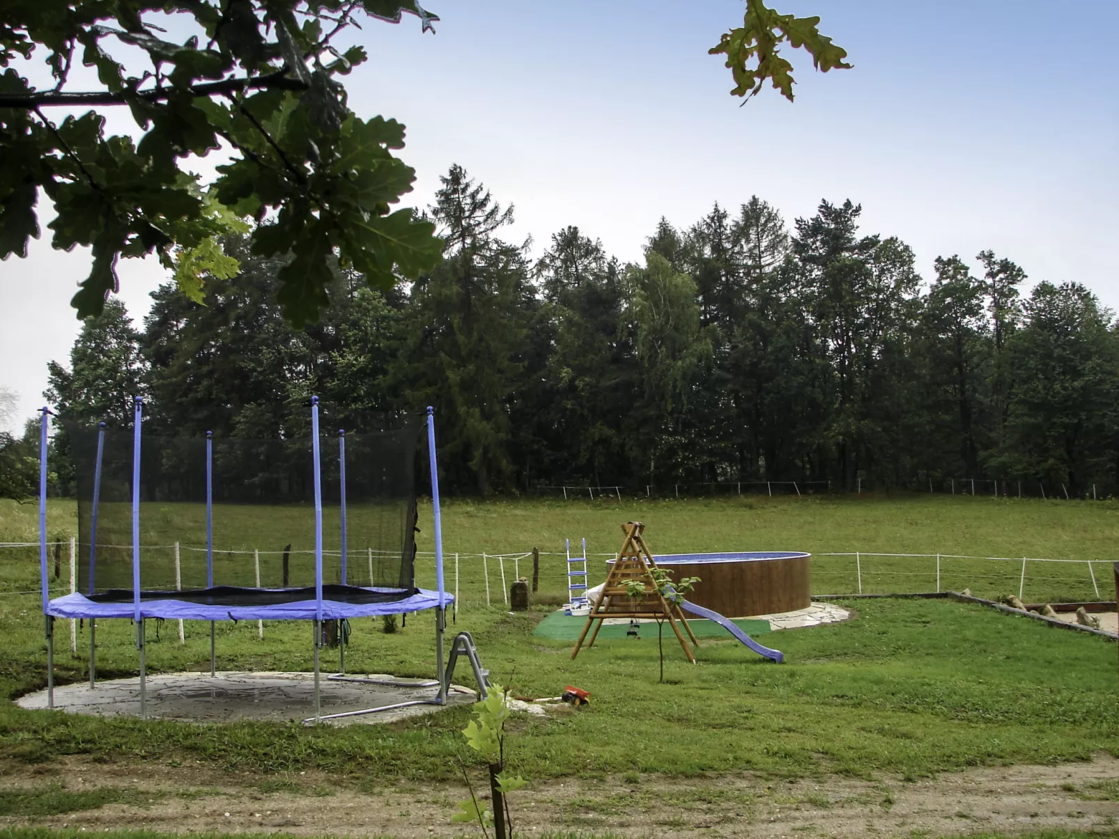 Dom na Skraju-Buiten