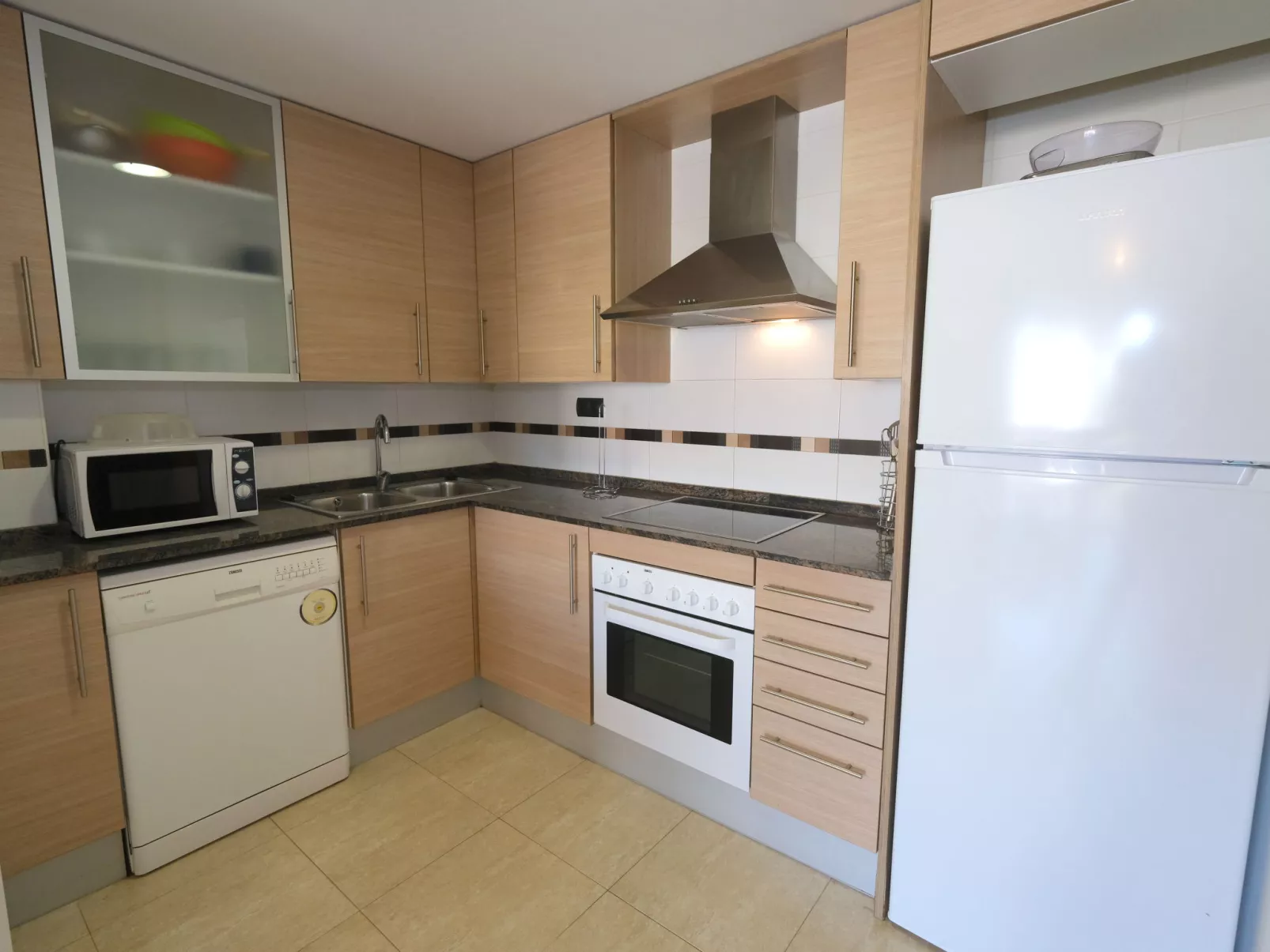 Apartamentos Golden Beach-Binnen