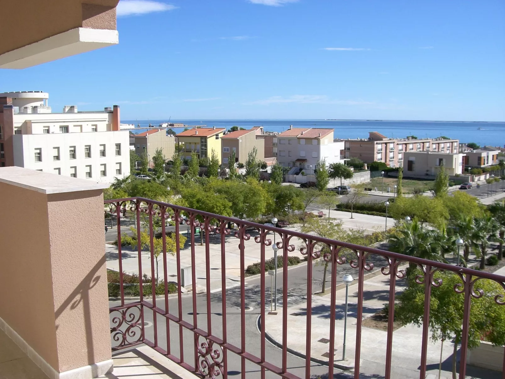 Apartamentos Golden Beach-Buiten