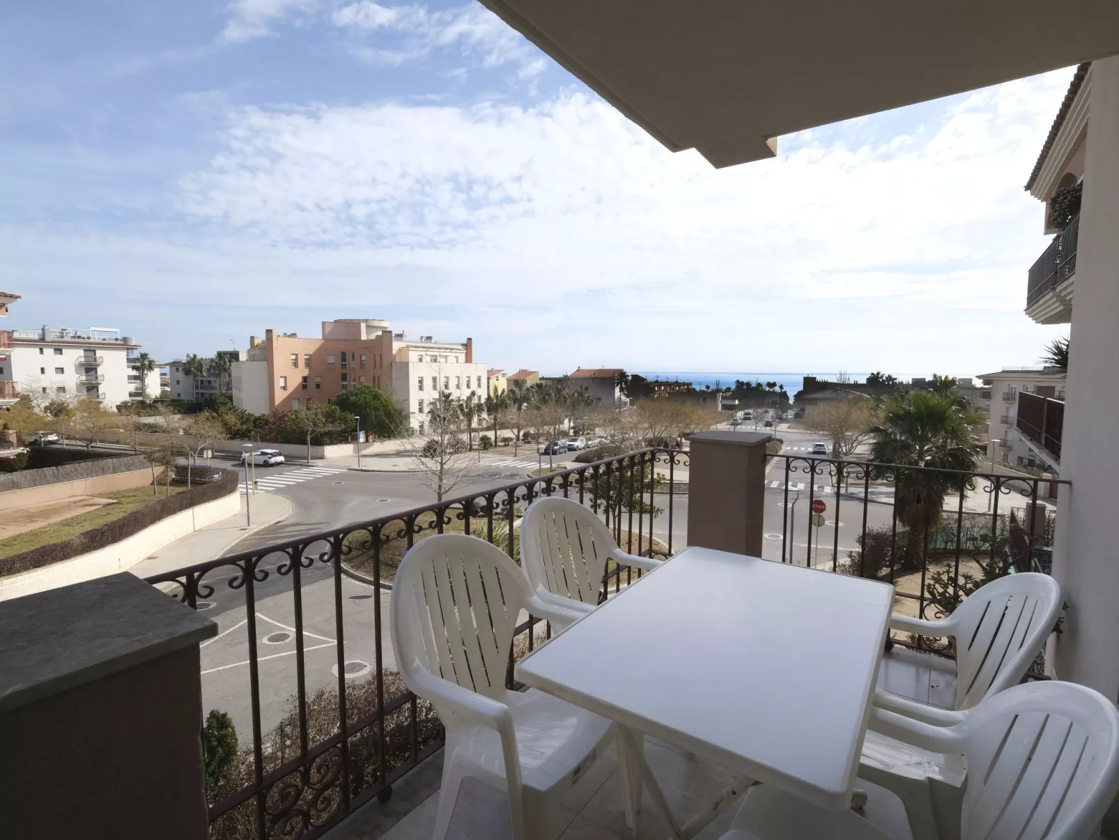 Apartamentos Golden Beach-Buiten