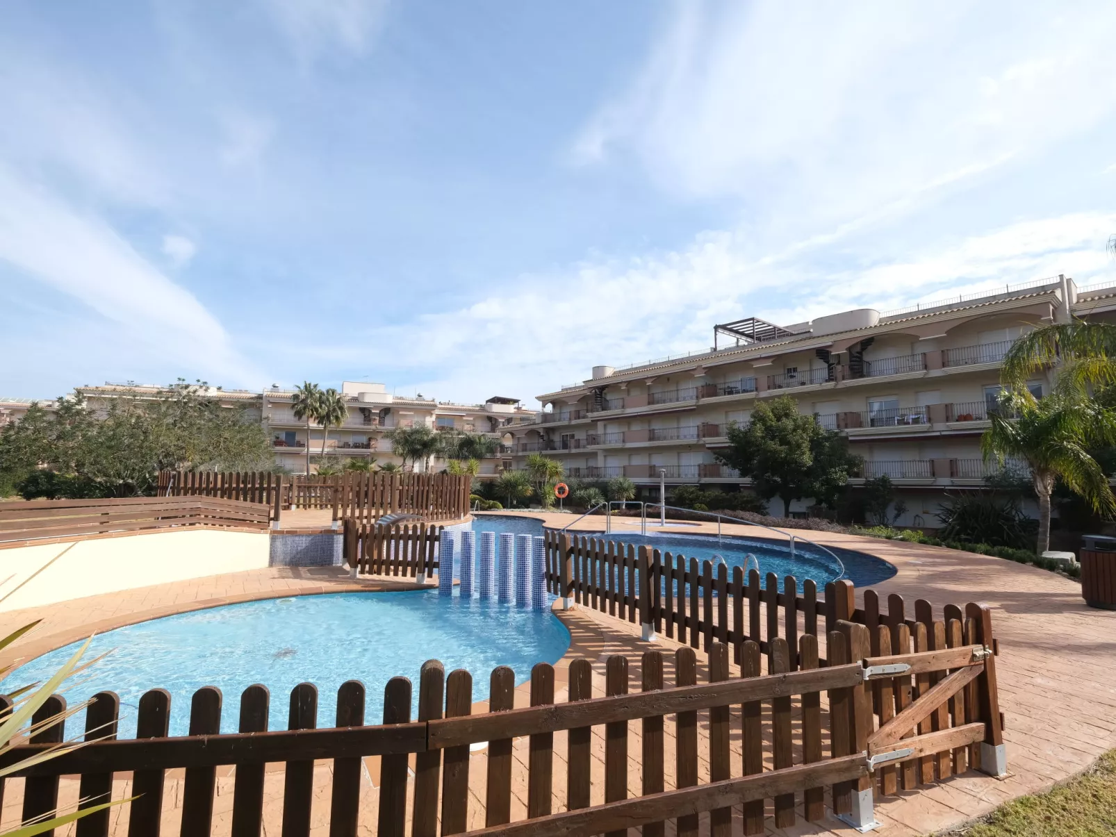 Apartamentos Golden Beach-Buiten