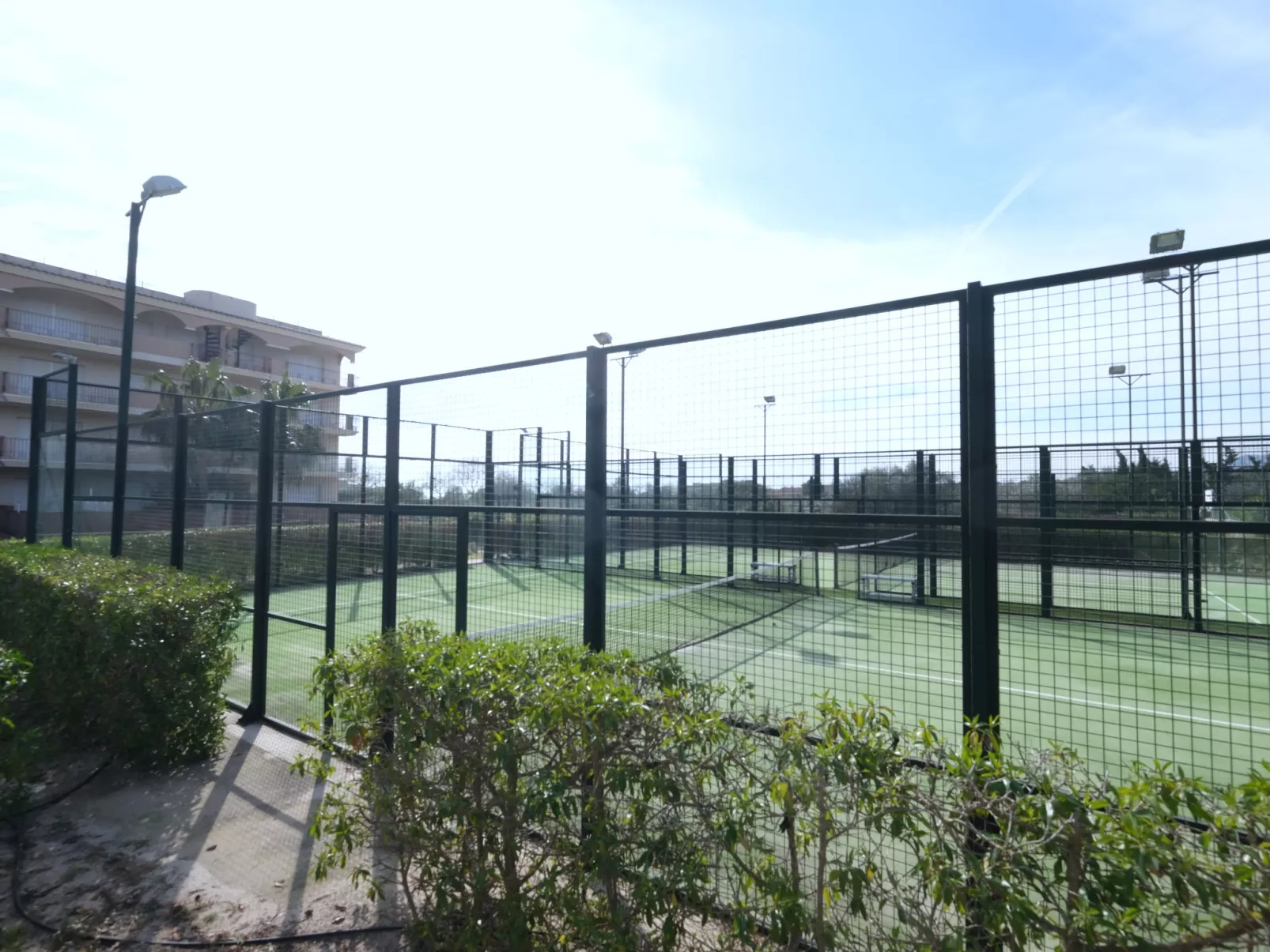Apartamentos Golden Beach-Buiten