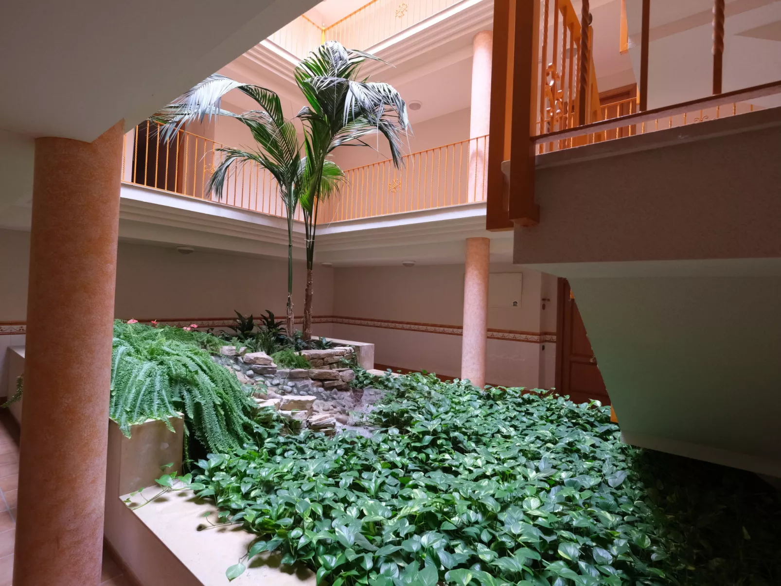 Apartamentos Golden Beach-Buiten