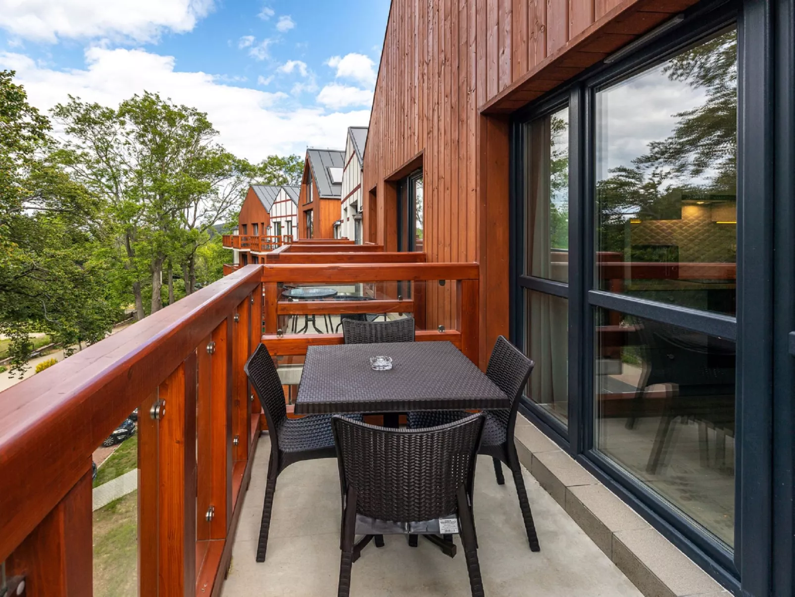 Holiday Mountain Residence-Buiten