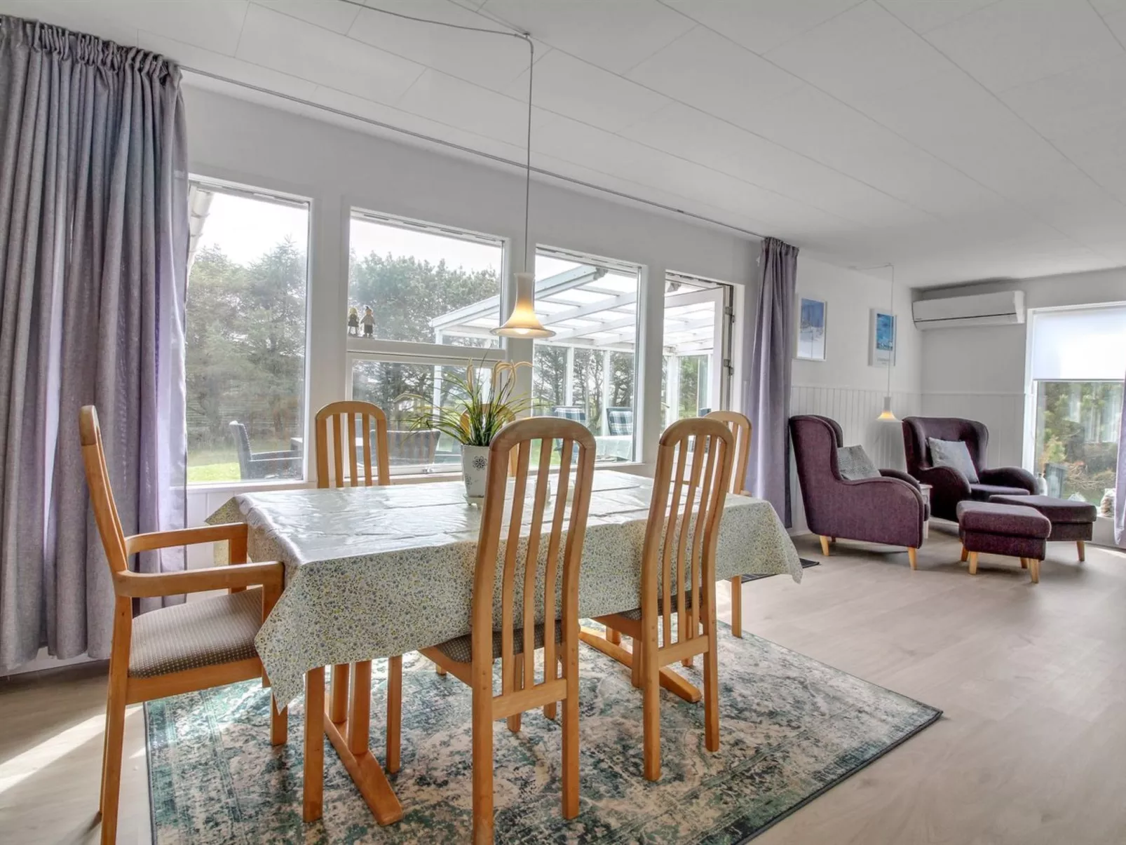 "Hellin" - 300m from the sea-Binnen