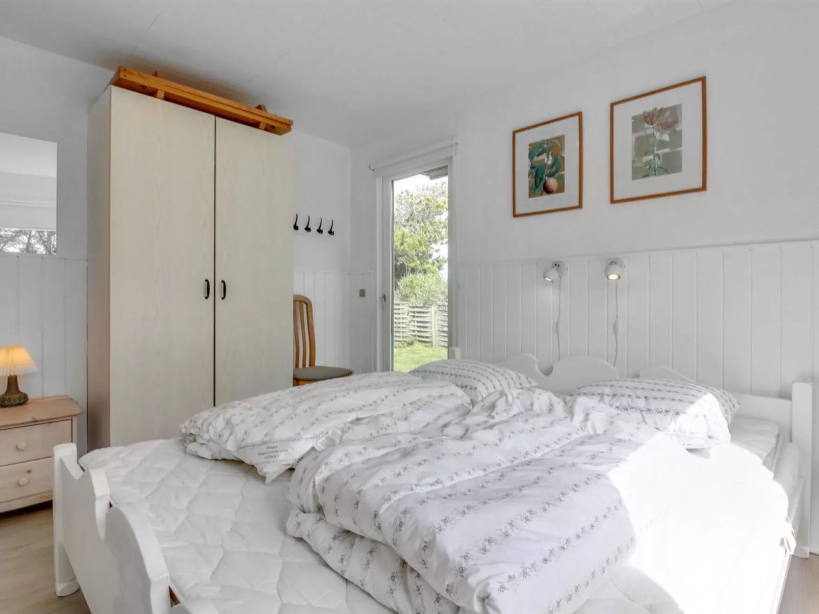 "Hellin" - 300m from the sea-Binnen