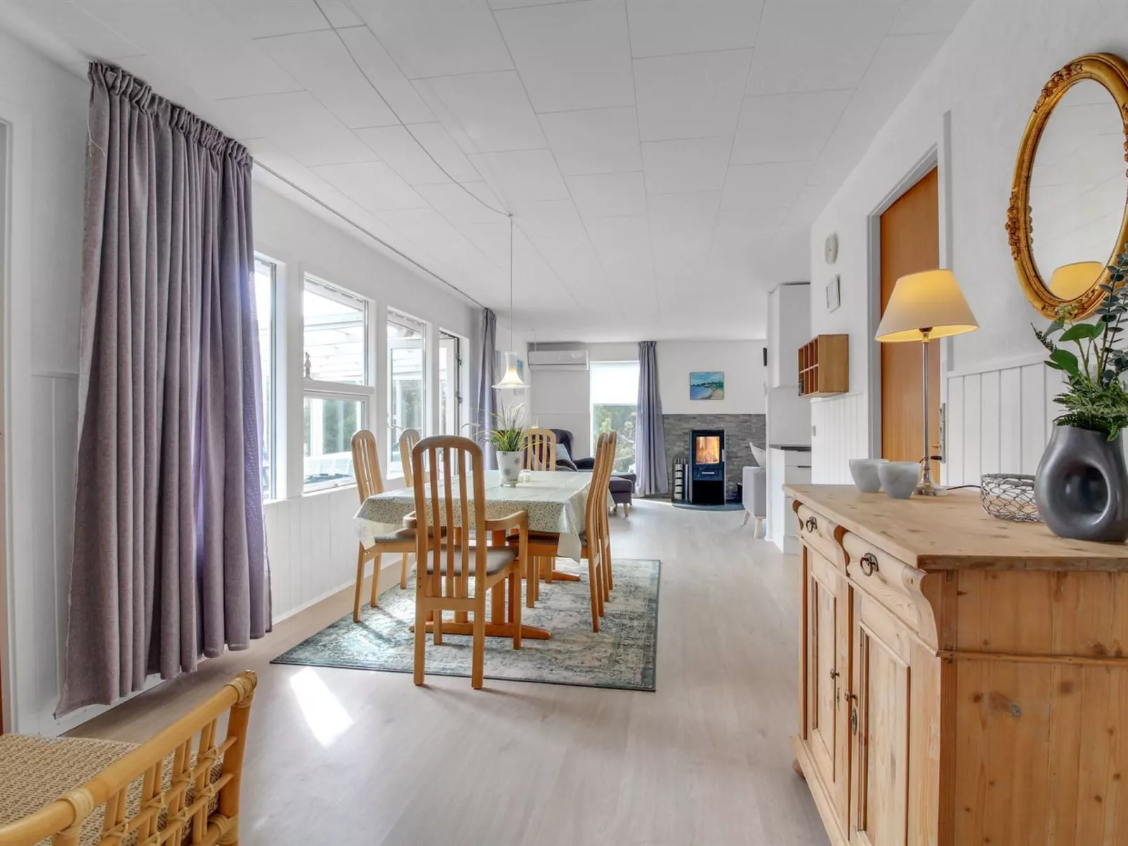 "Hellin" - 300m from the sea-Binnen