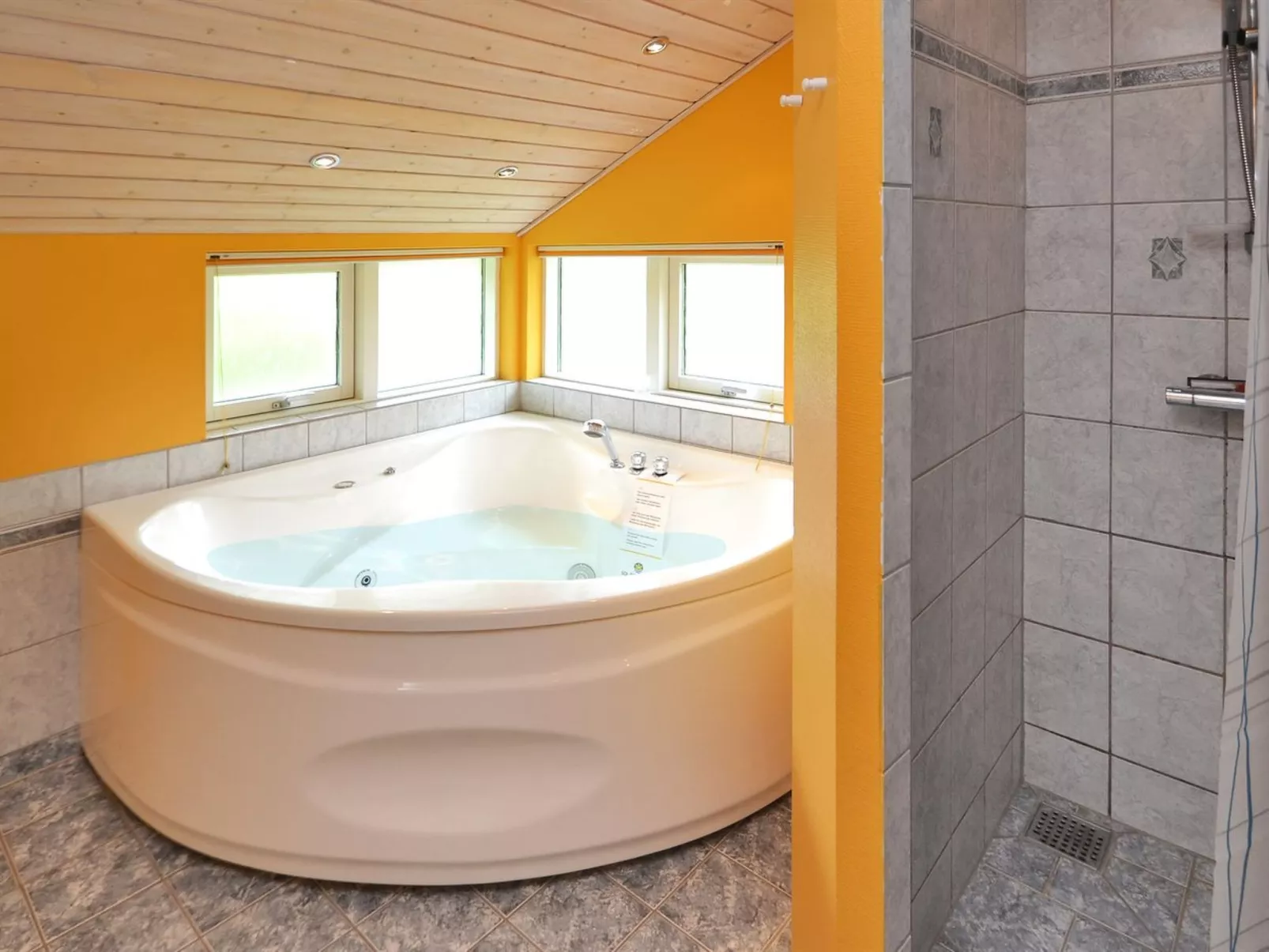 "Aleta" - 500m from the sea-Binnen