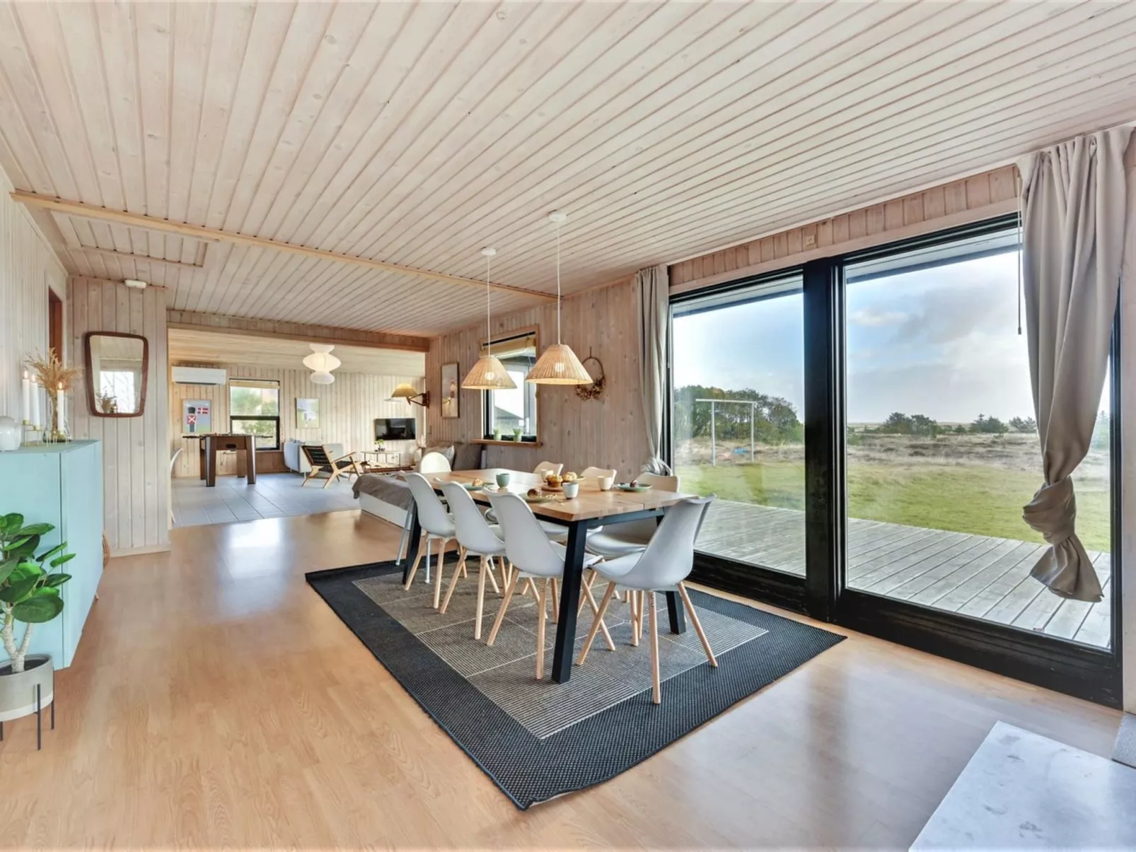 "Brunkil" - 500m from the sea-Binnen