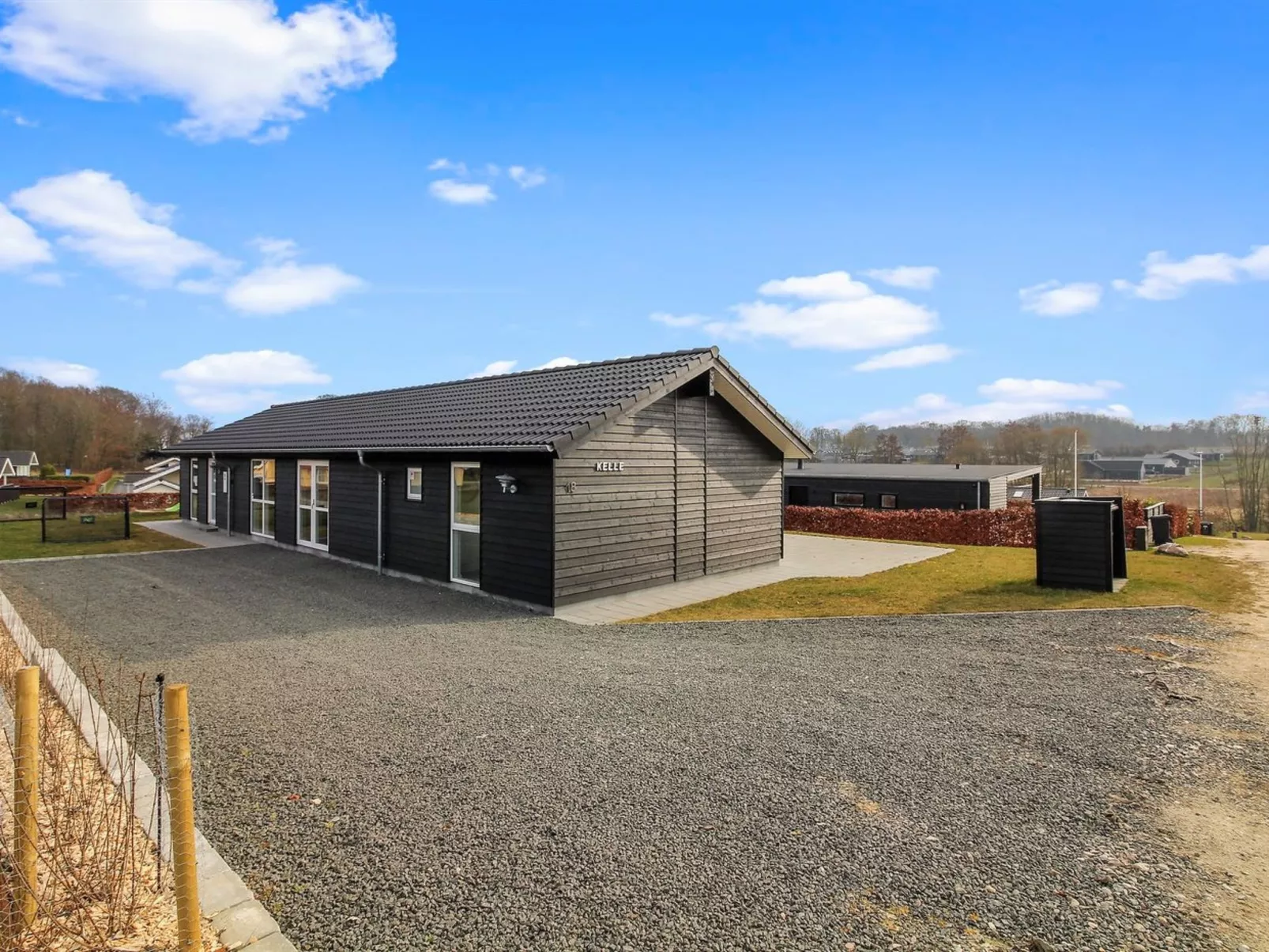 "Yakari" - 300m from the sea-Binnen