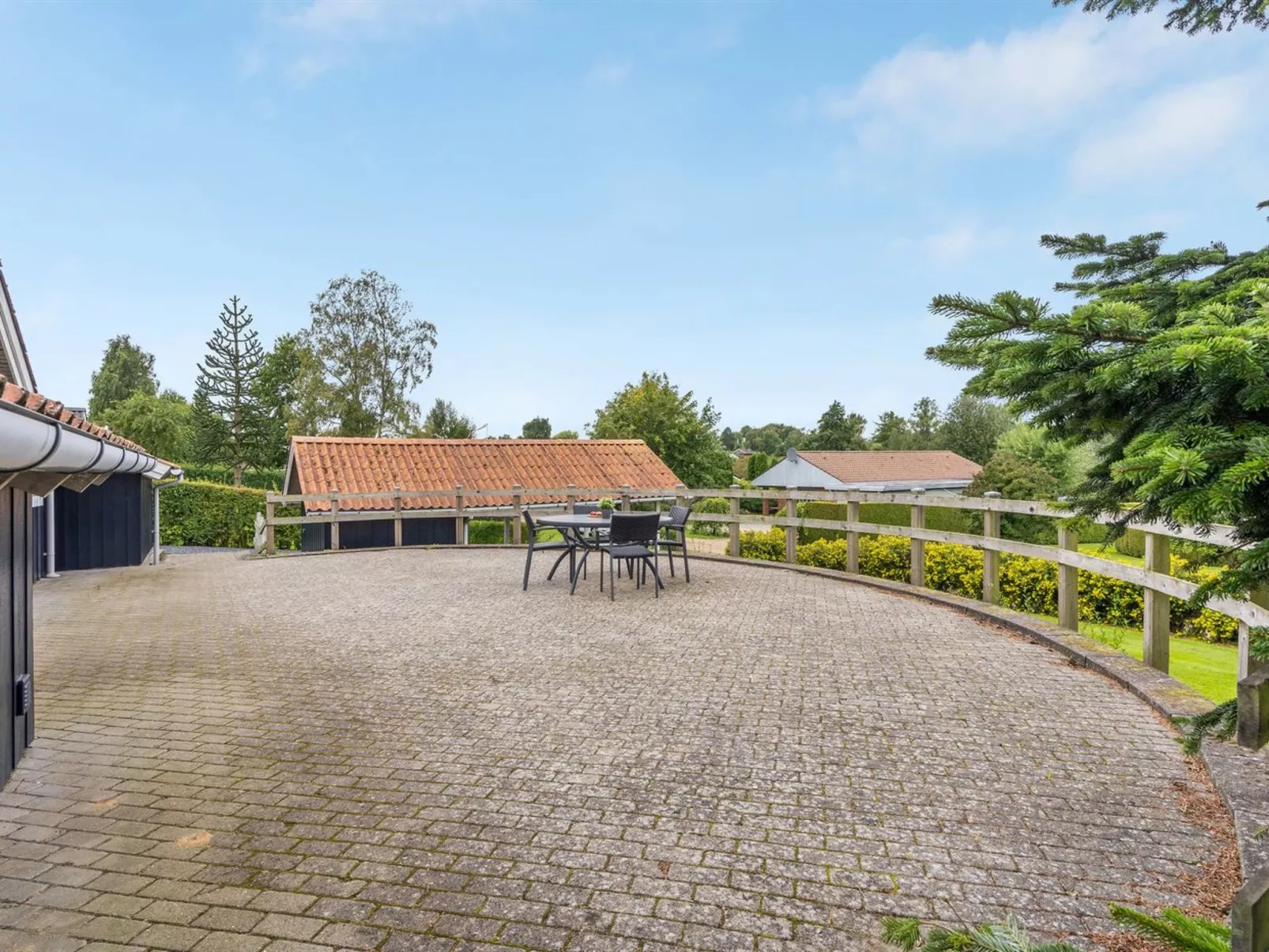 "Petrus" - 750m from the sea-Buiten