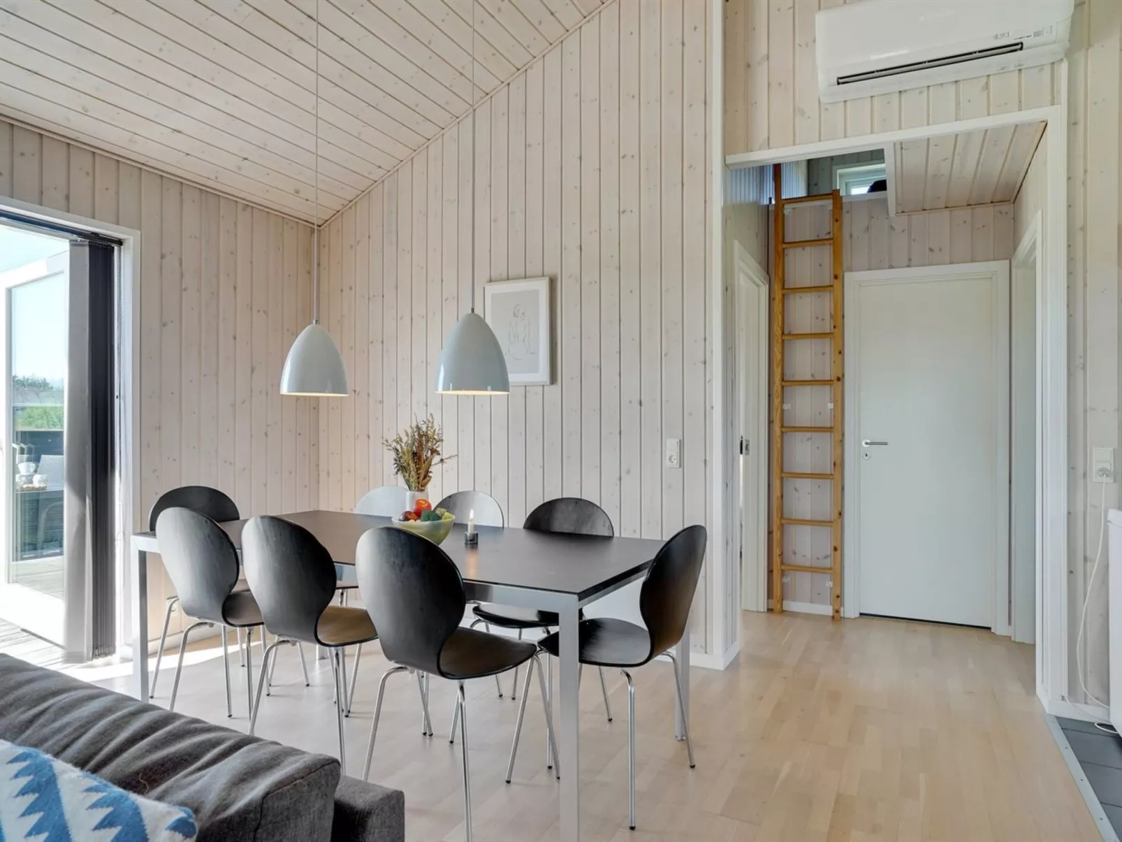 "Elenore" - 900m from the sea-Binnen