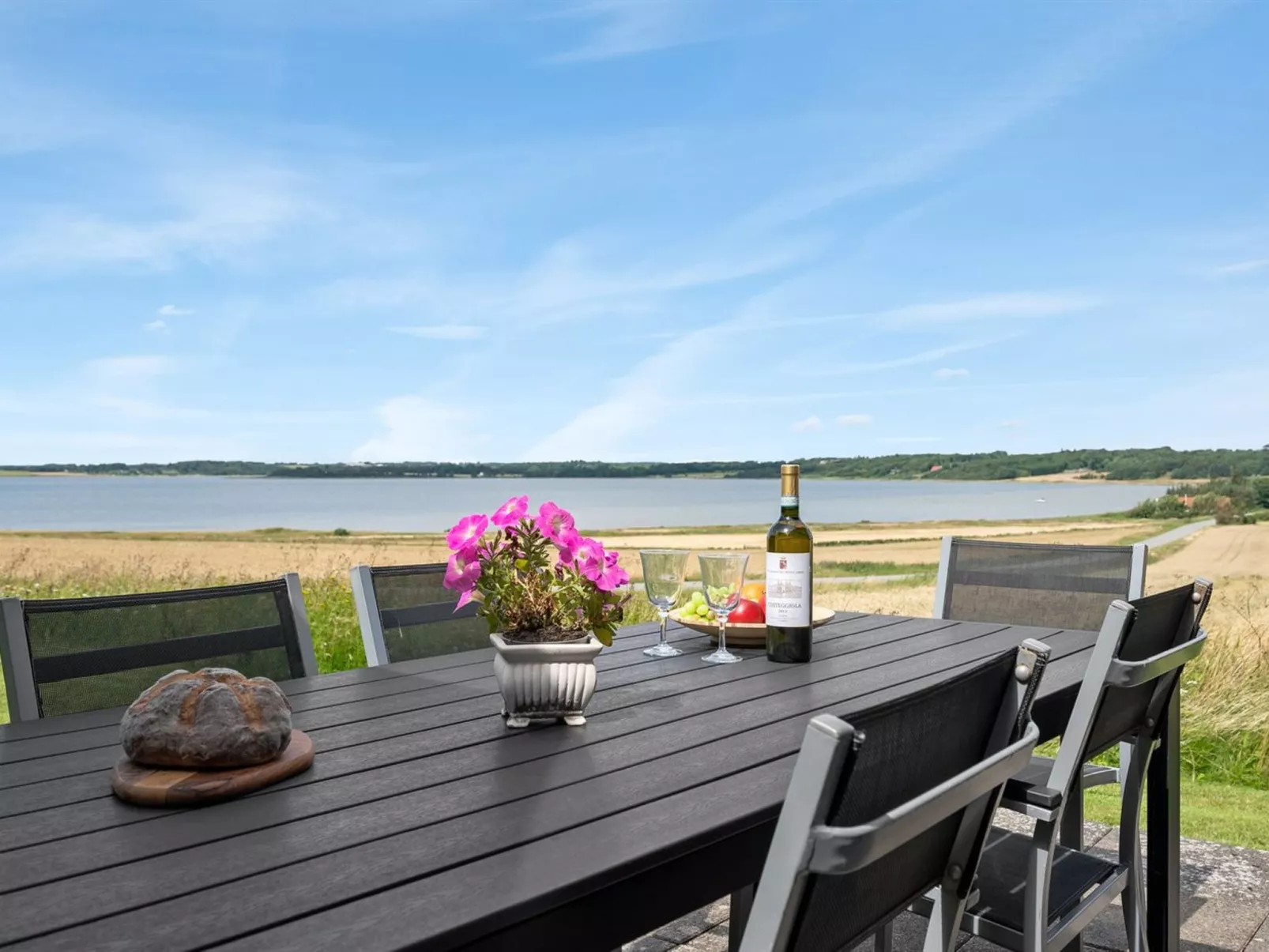 "Ephra" - 250m to the inlet-Buiten
