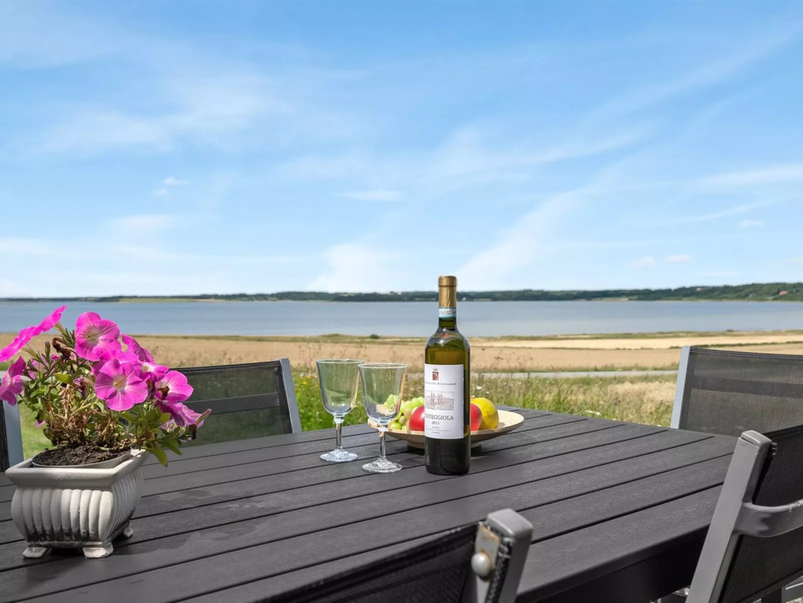 "Ephra" - 250m to the inlet-Buiten
